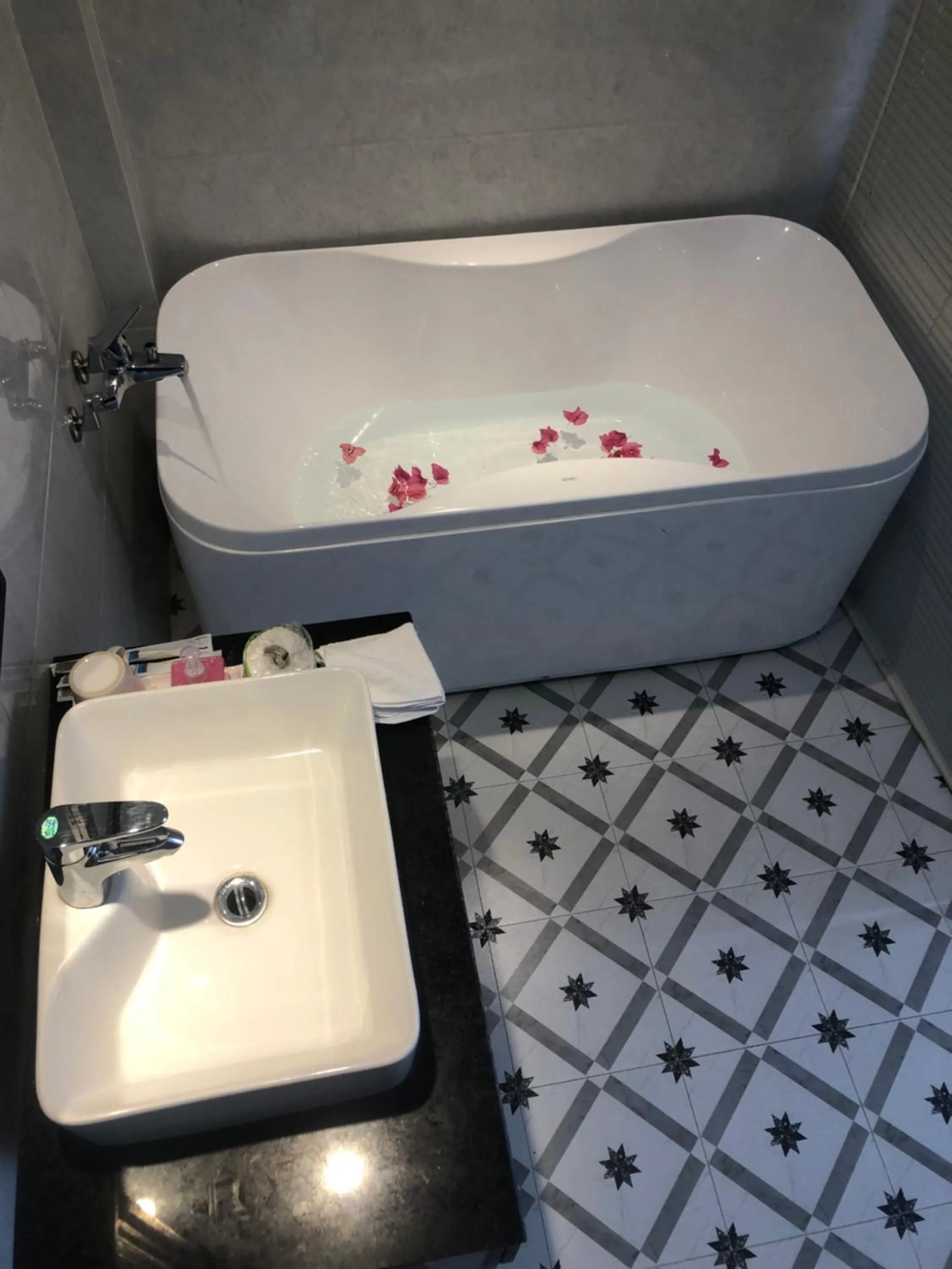 Hot Tub in Meunna Boutique Hotel