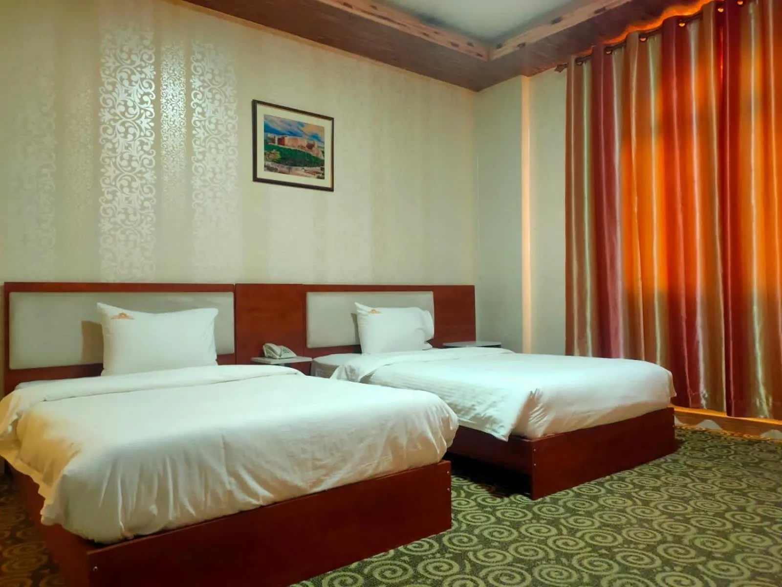 Bedroom, Bed in Grand Inn Hotel