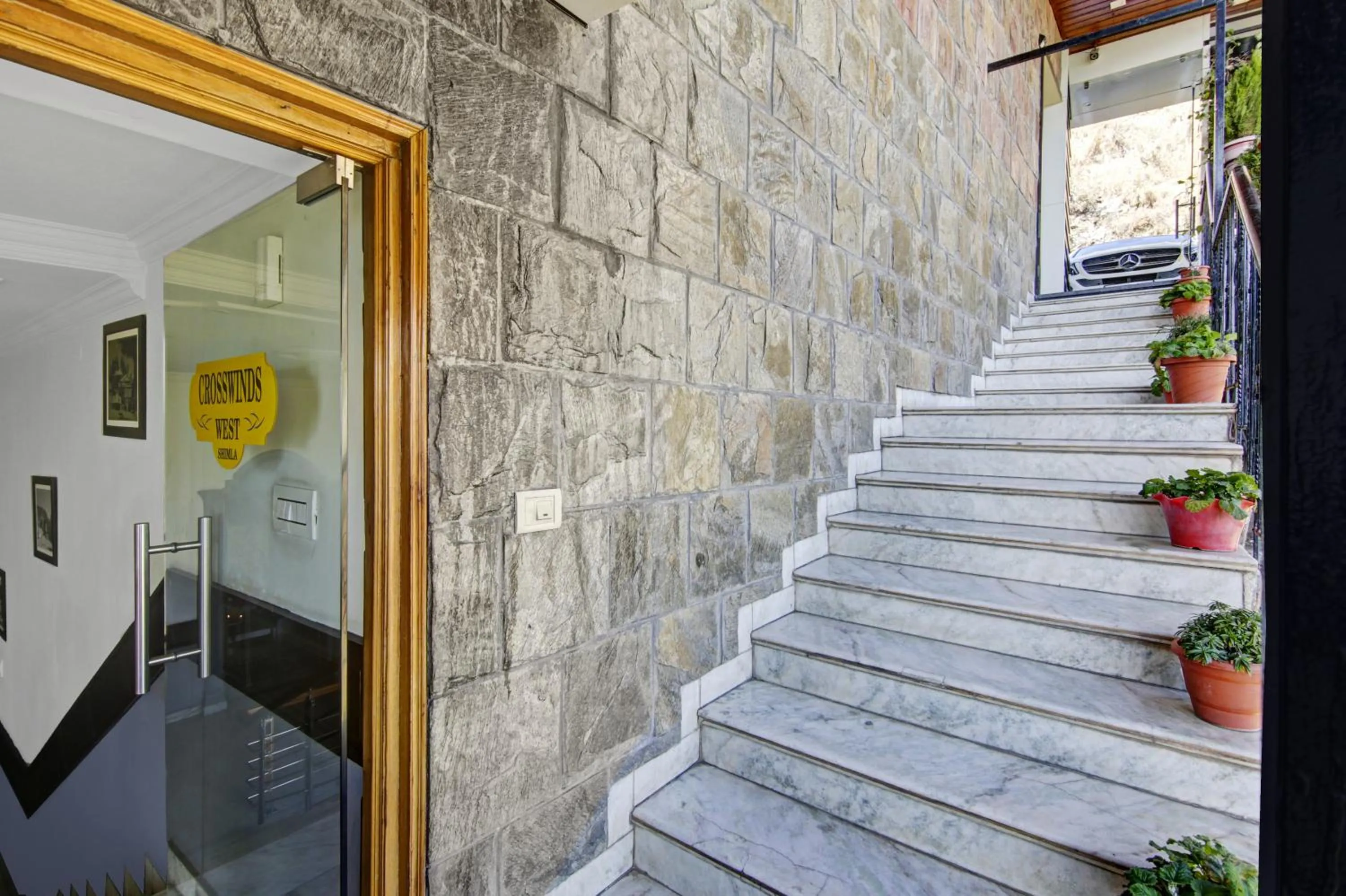 Hotel Crosswinds West