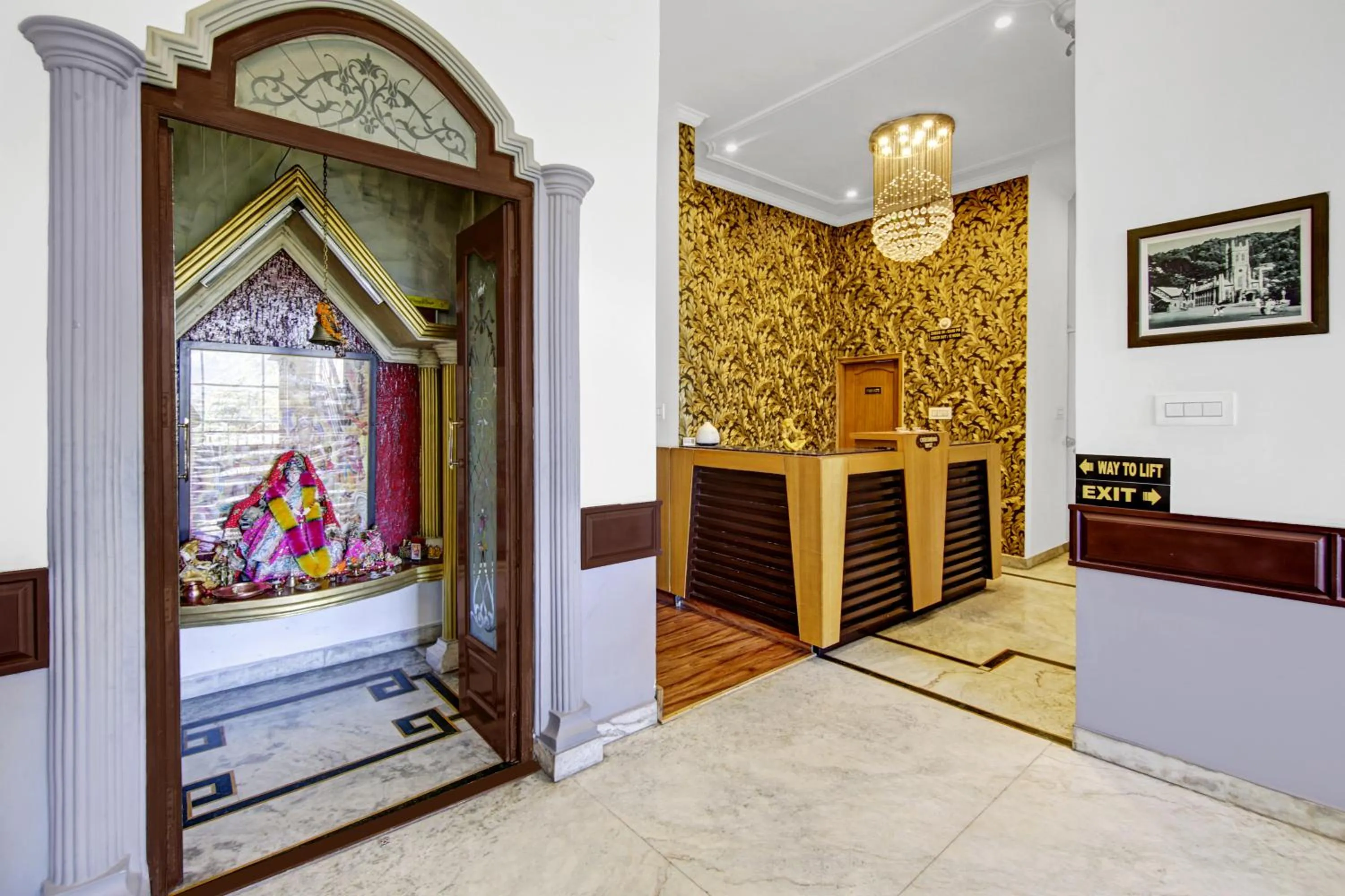 Bed in Hotel Crosswinds West