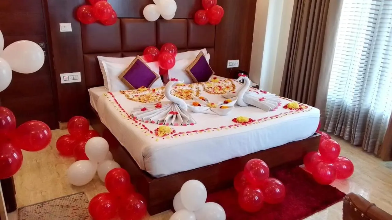 Bed in Hotel Crosswinds West