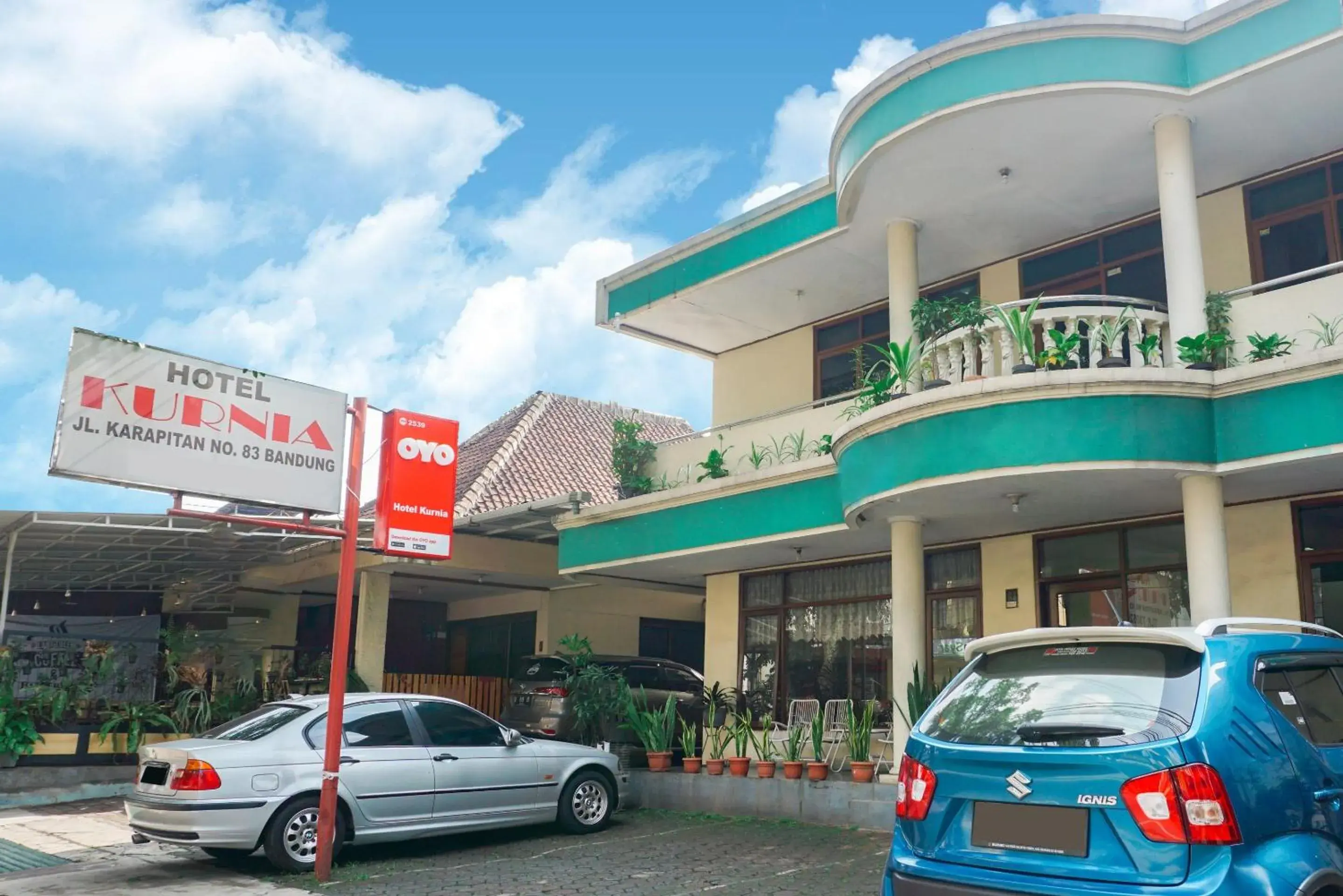 Facade/entrance in Hotel O Kebon Jeruk Near Gedung Sate Formerly Kurnia Hotel Facade/entrance in Hotel O Kebon Jeruk Near Gedung Sate Formerly Kurnia Hotel