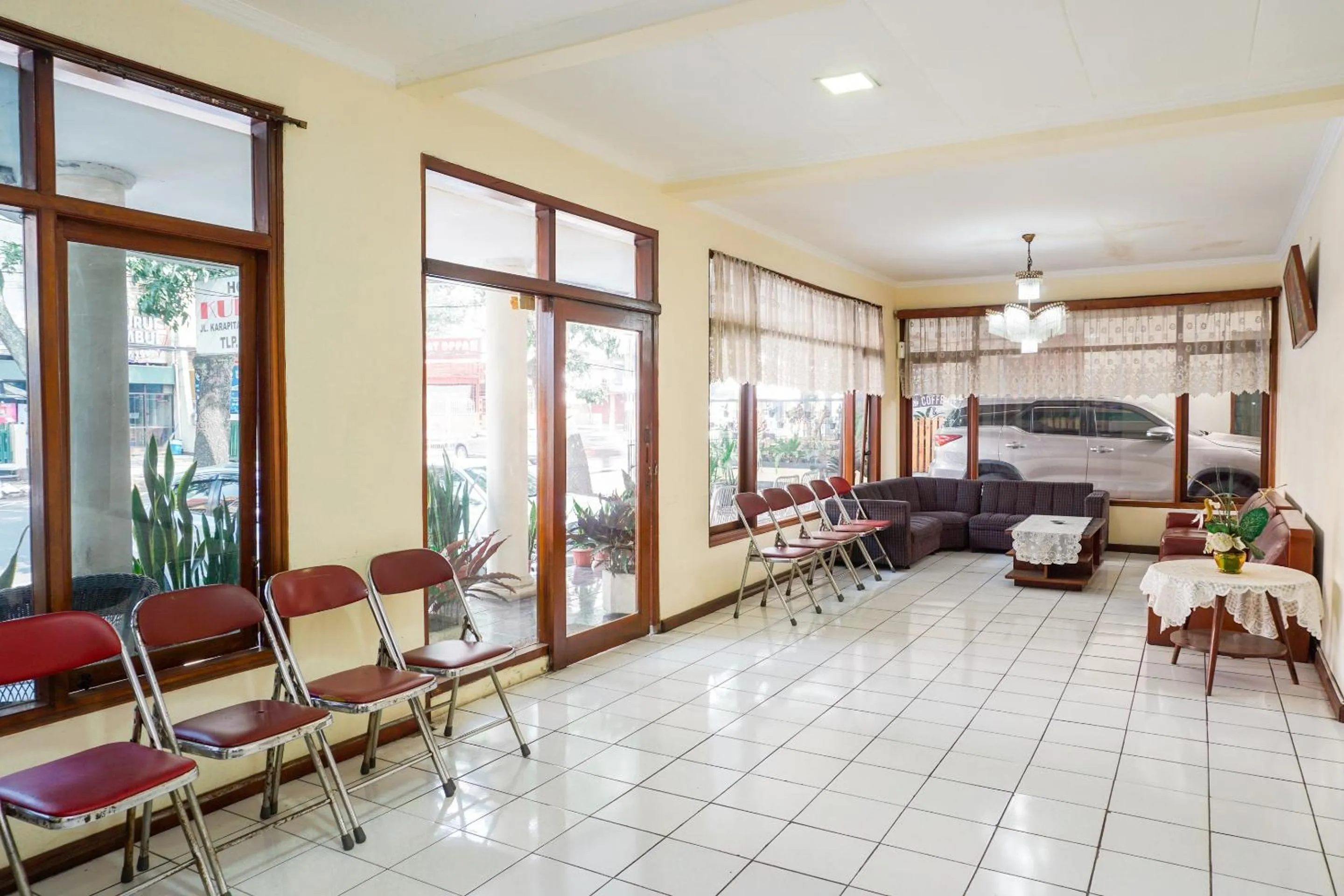 Lobby or reception in Hotel O Kebon Jeruk Near Gedung Sate Formerly Kurnia Hotel