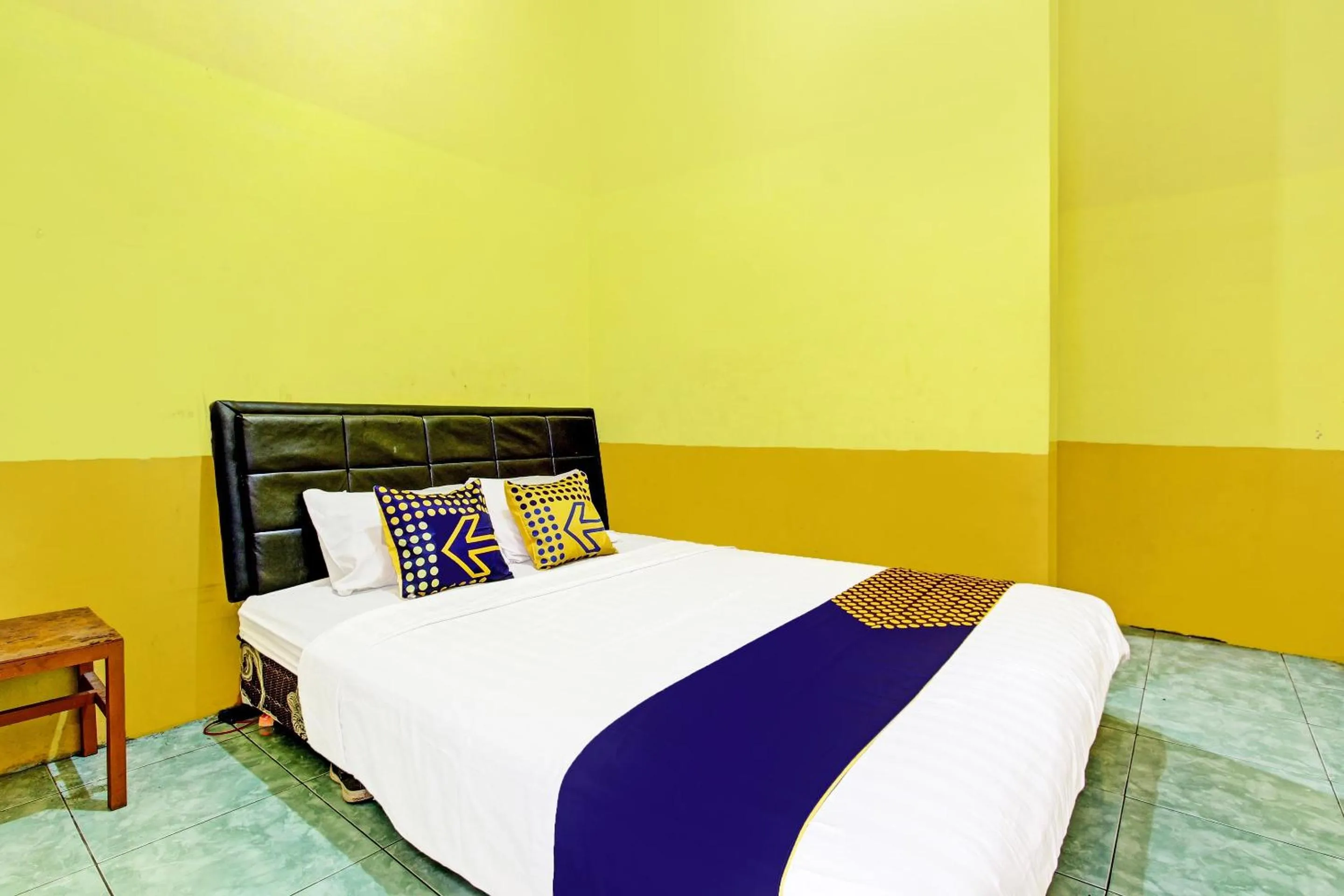 Bedroom, Bed in OYO Life 2546 Griya Widya Syariah