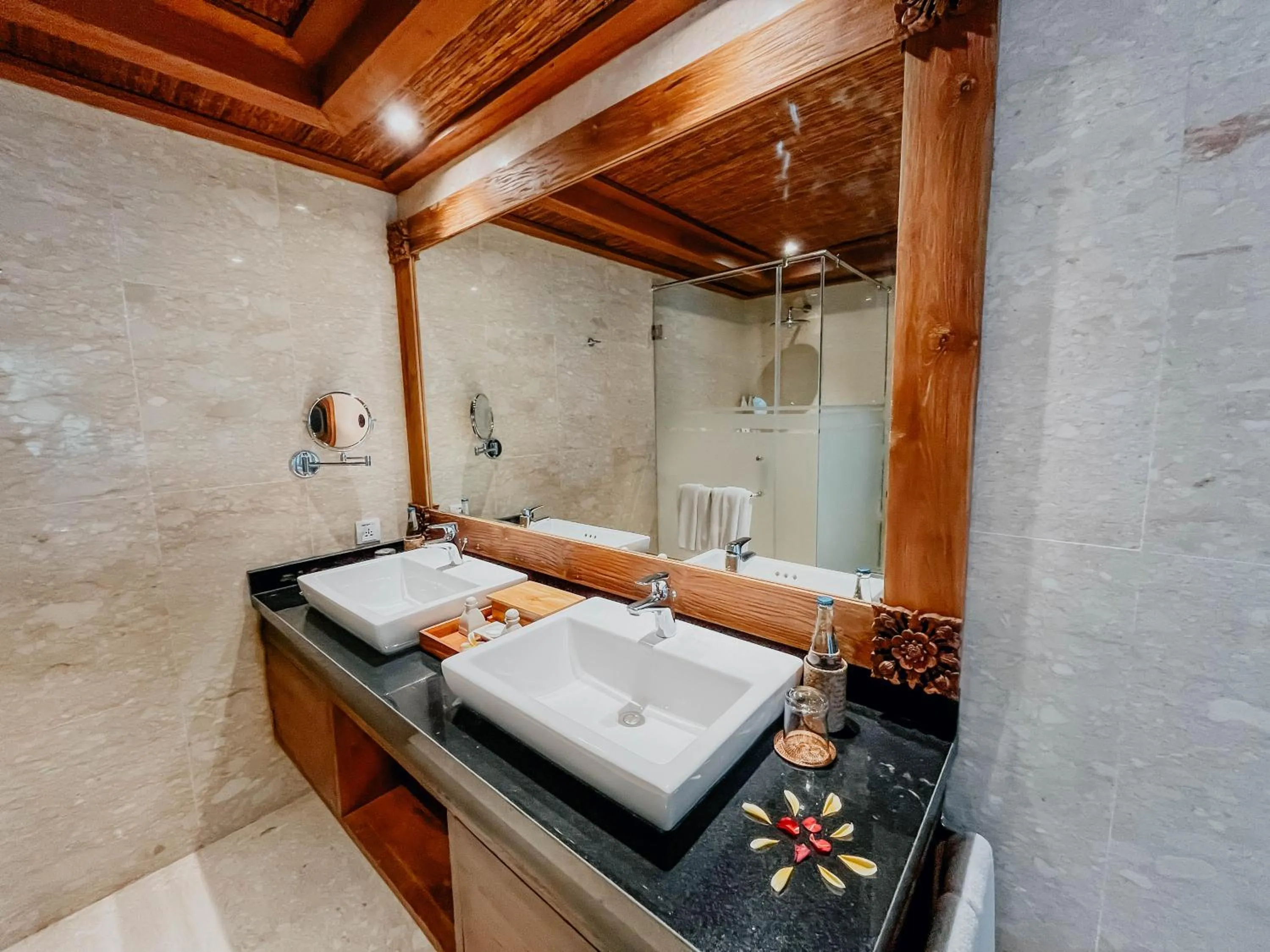 Bathroom in Sakti Garden Resort & Spa