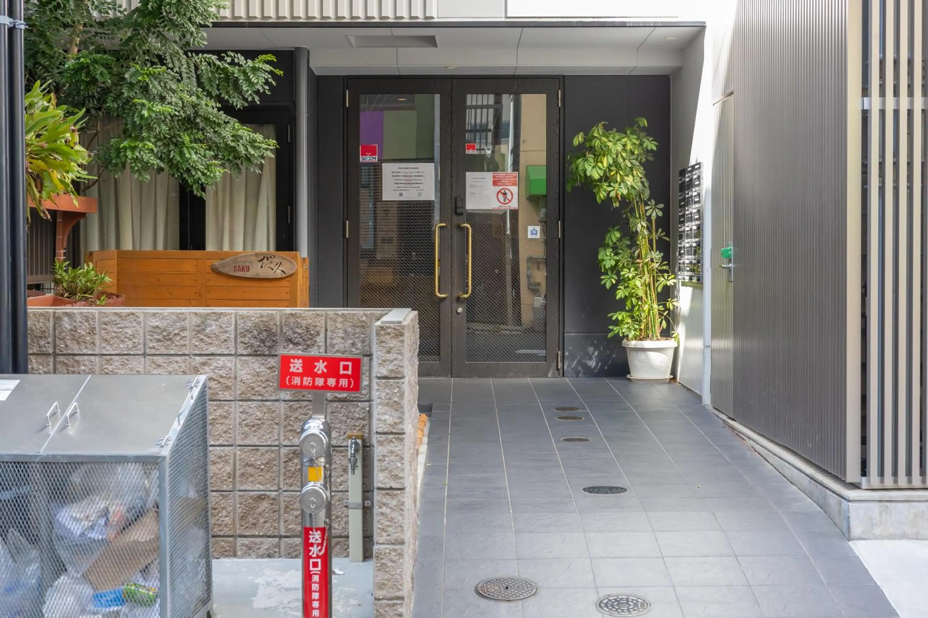 Facade/entrance in Shin-Imamiya Grand F