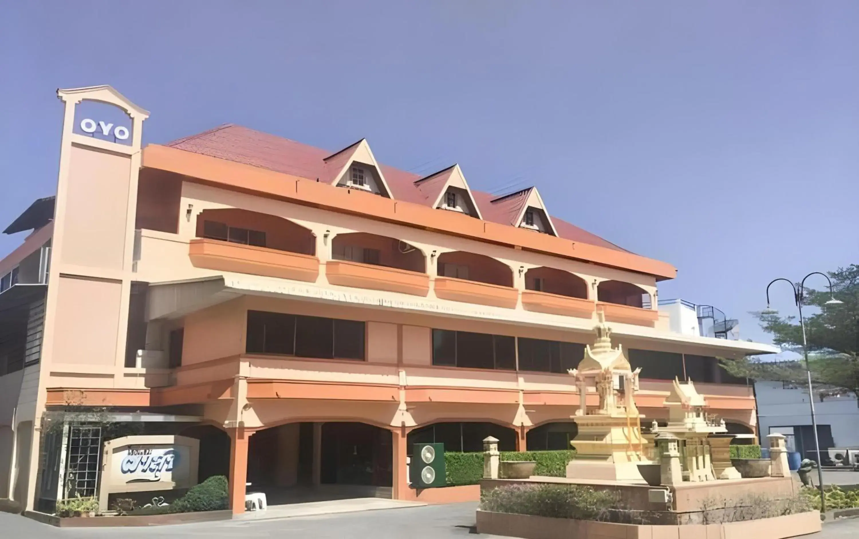 Property building in OYO 534 Phasuk Hotel Property building in OYO 534 Phasuk Hotel