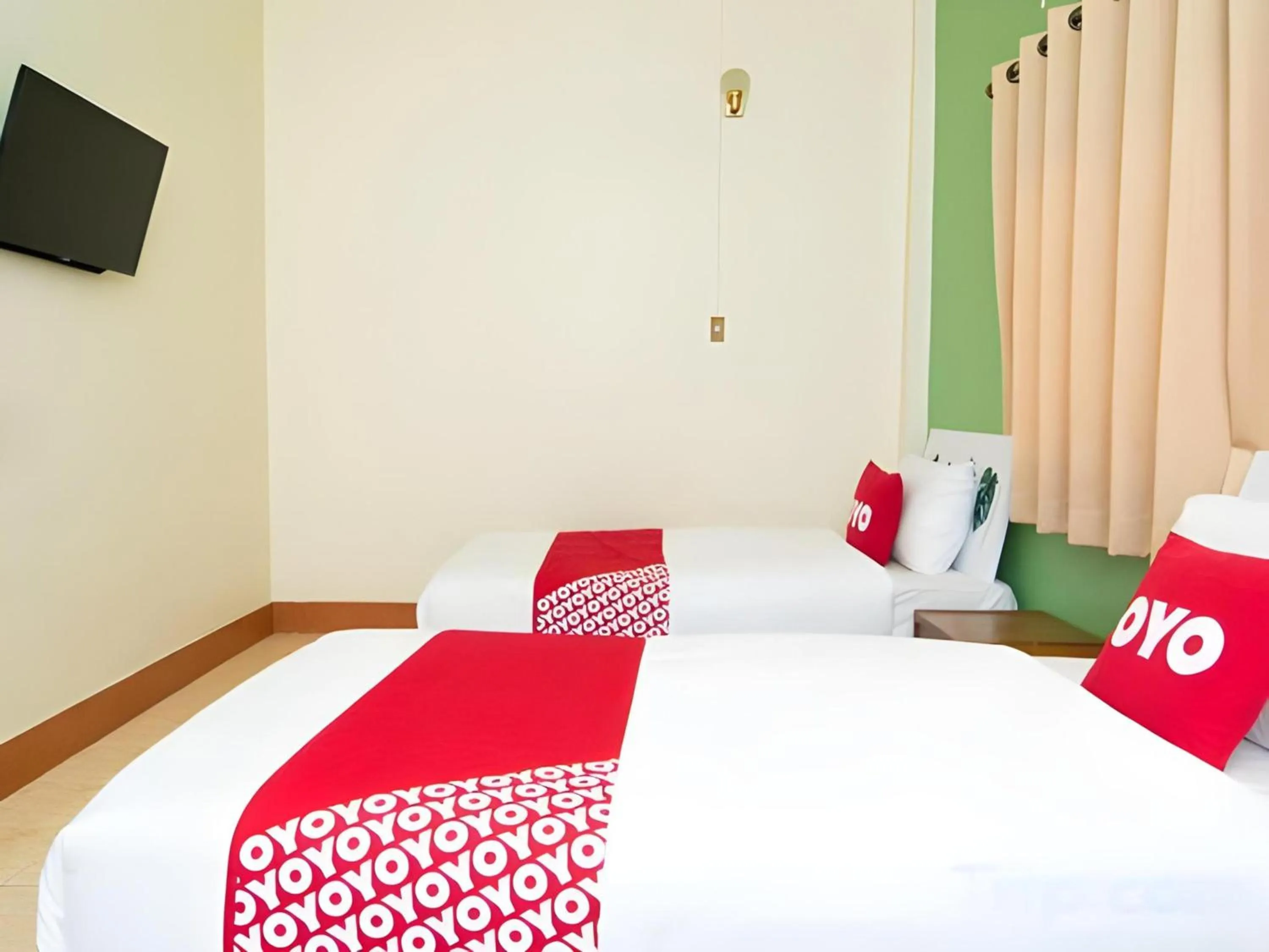 Bedroom, Bed in OYO 534 Phasuk Hotel