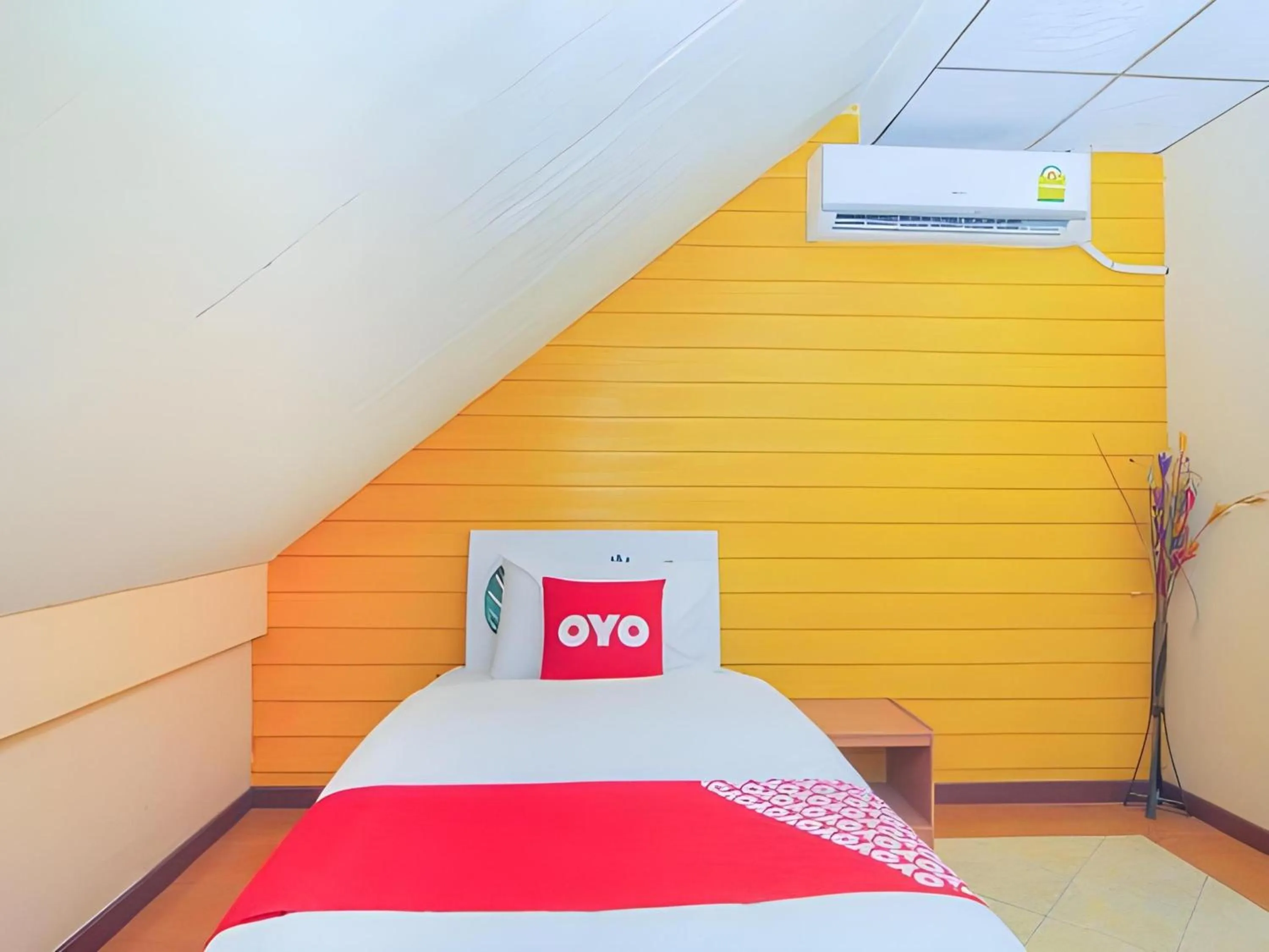 Bedroom, Bed in OYO 534 Phasuk Hotel