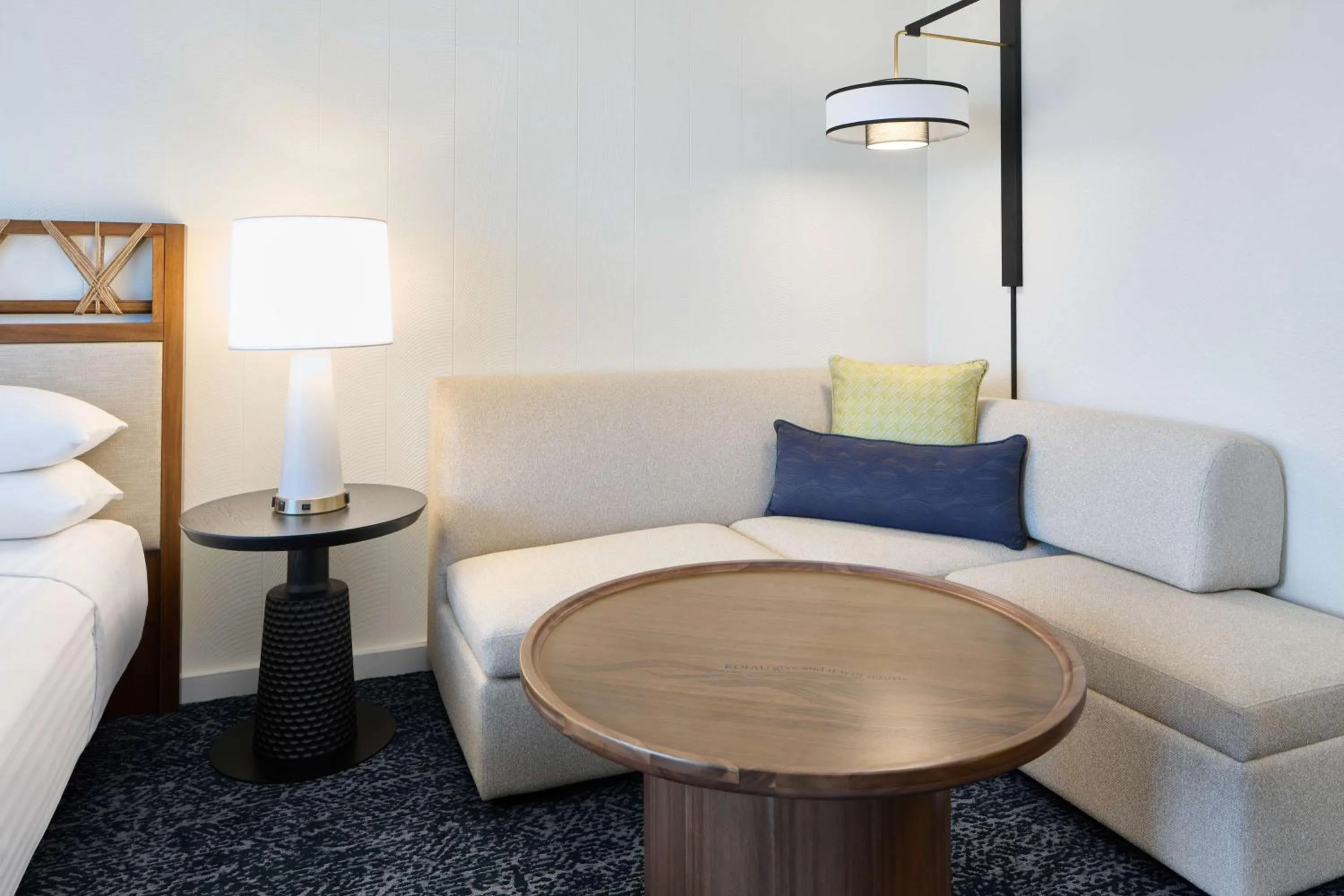 Bedroom, Bed in OUTRIGGER Kona Resort and Spa