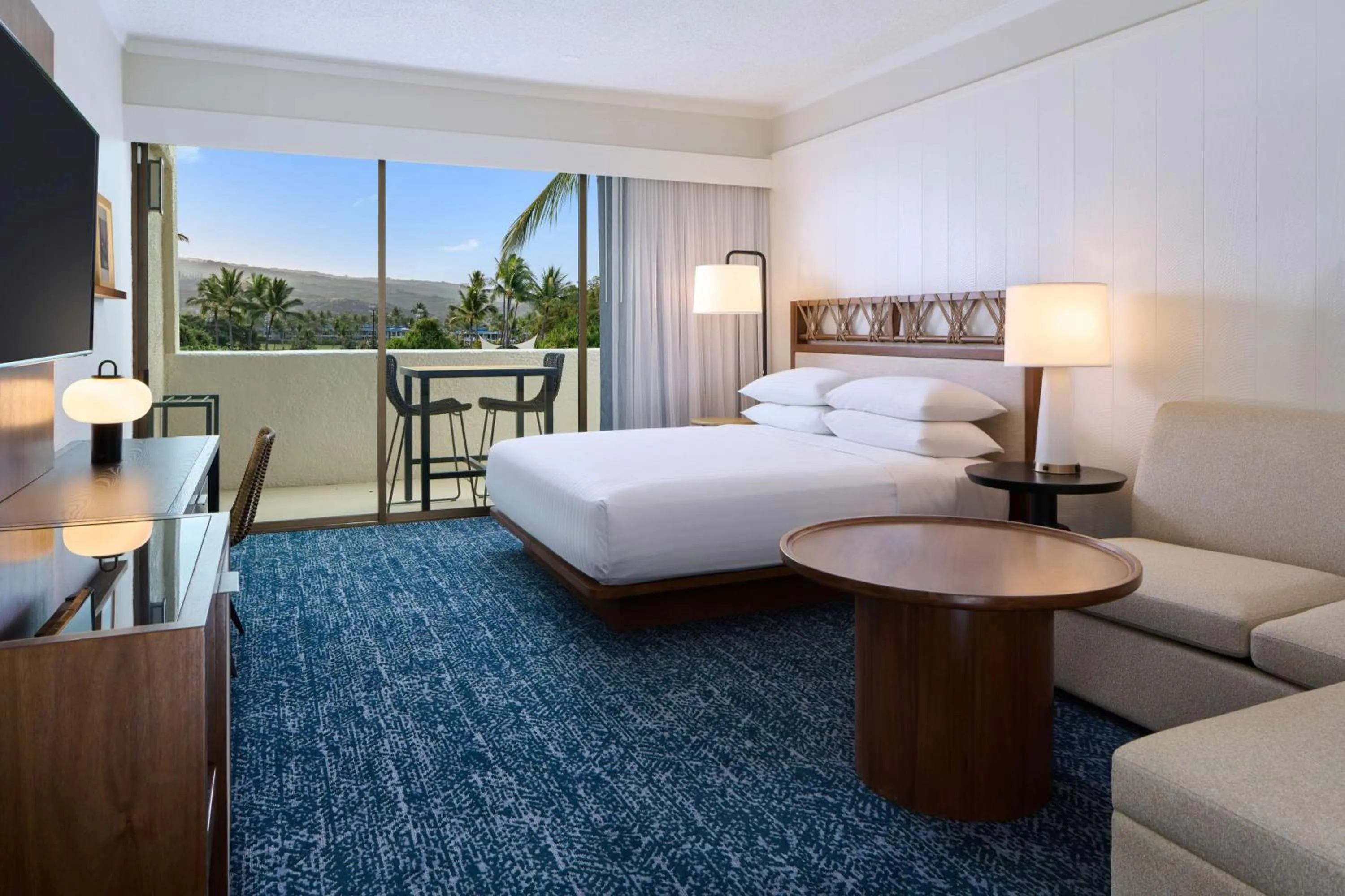 Bedroom, Bed in OUTRIGGER Kona Resort and Spa