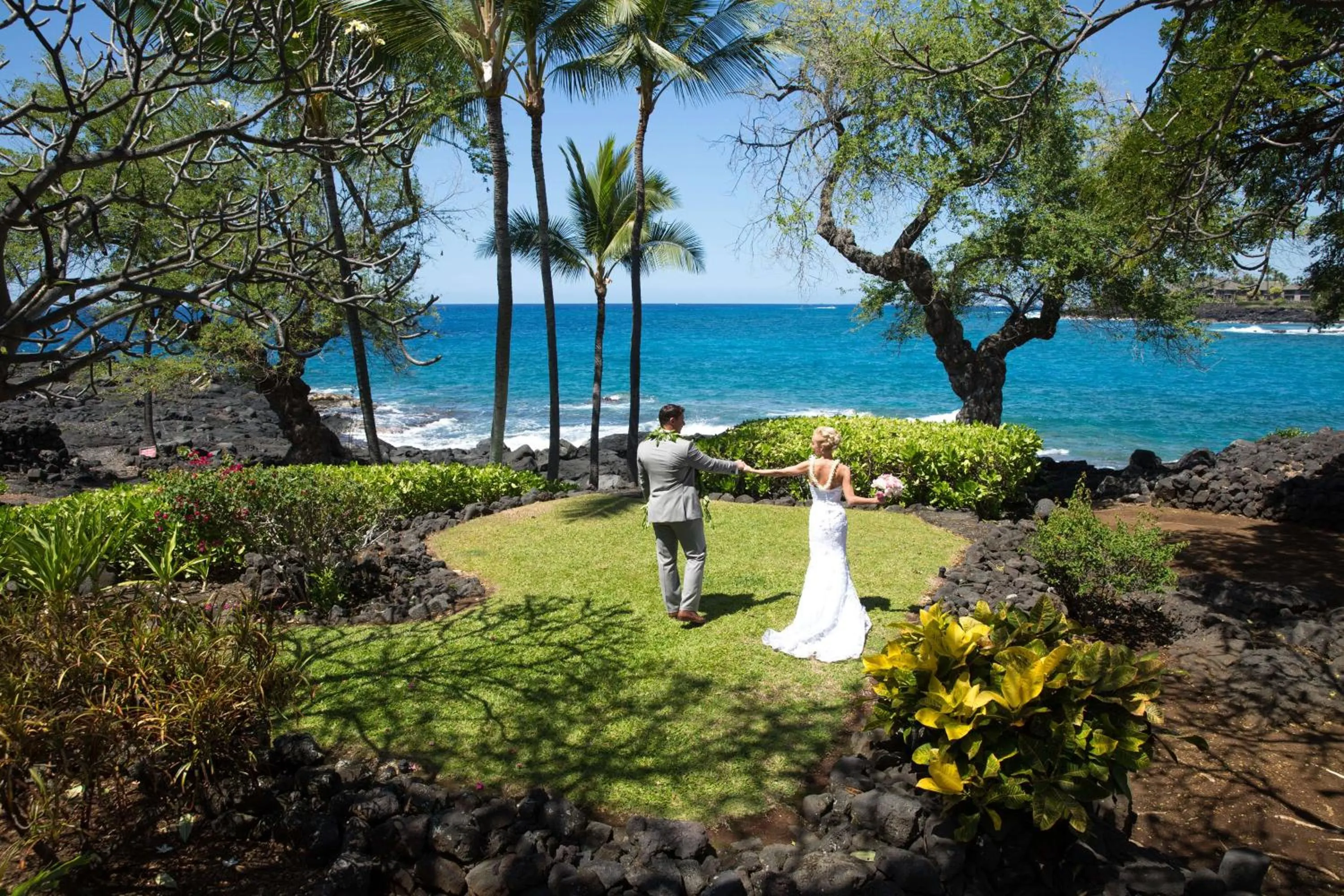 wedding in OUTRIGGER Kona Resort and Spa