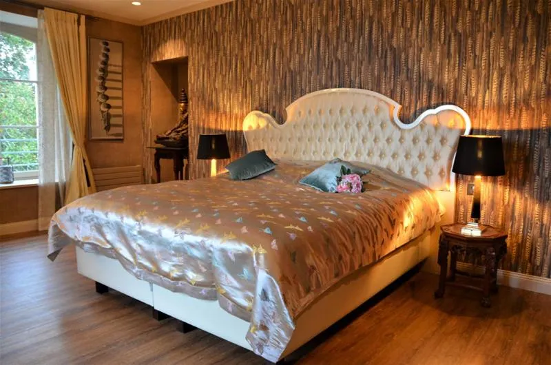 Photo of the whole room, Bed in Chateau du Bec du Gave