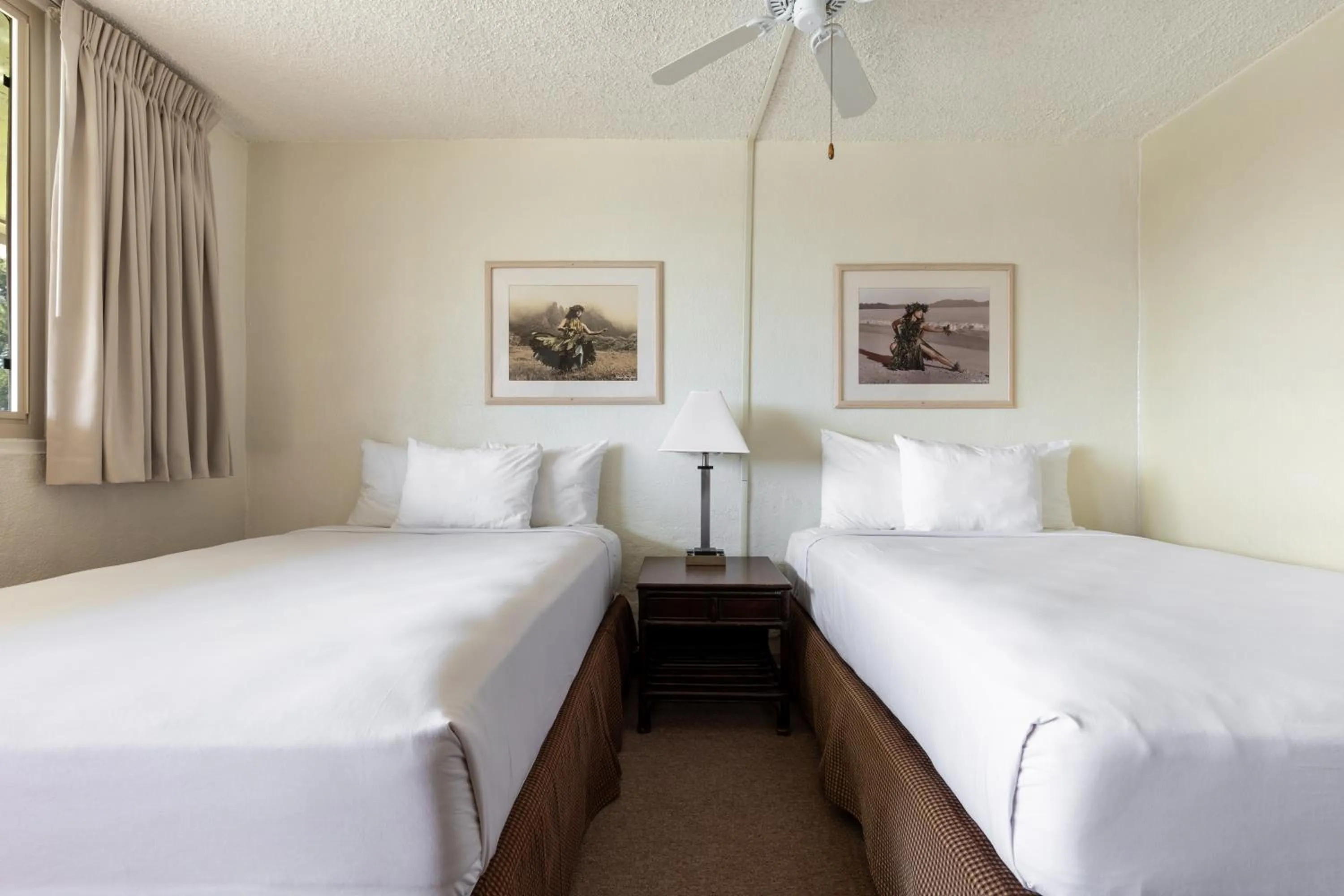 Bed in Maui Seaside Hotel