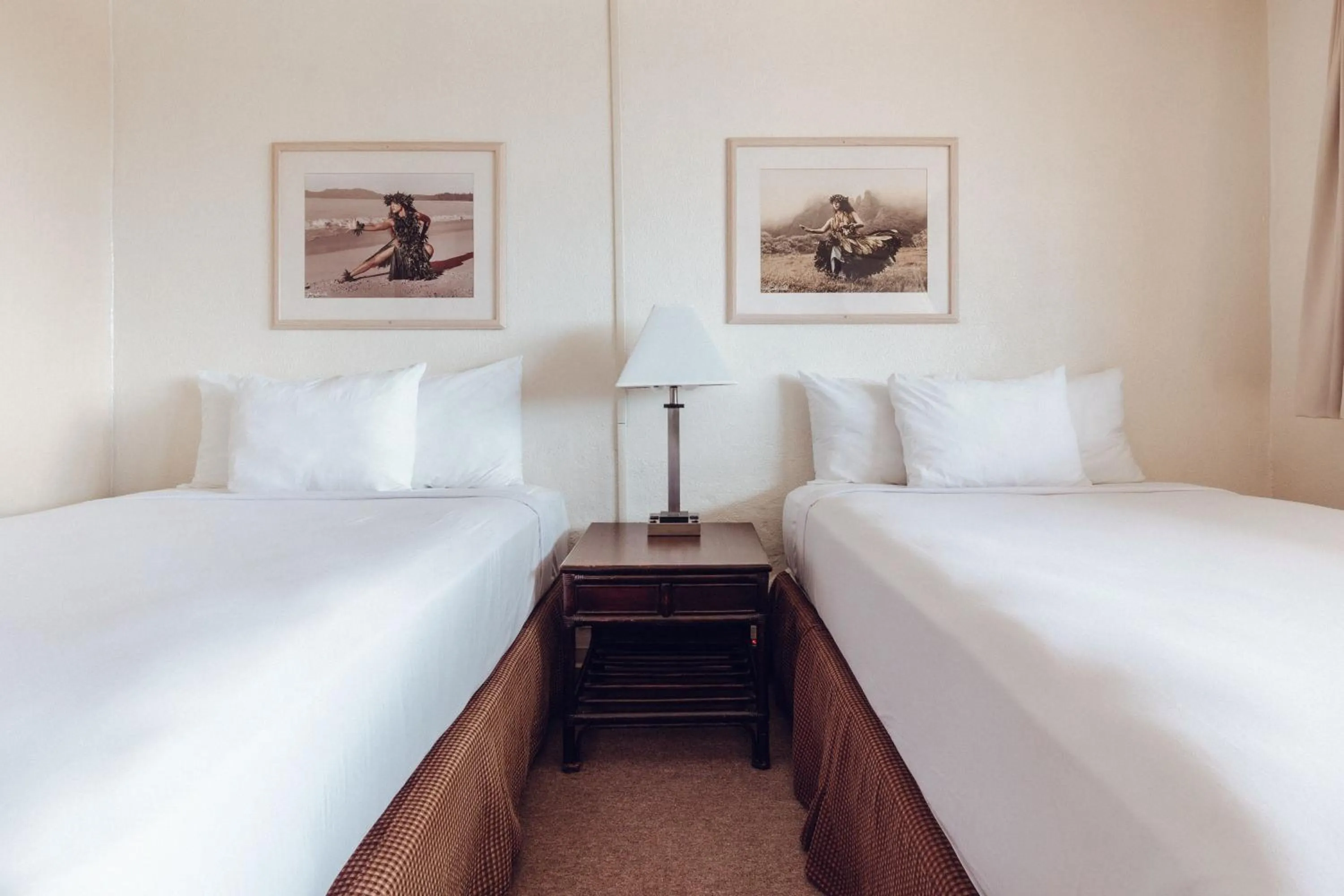 Bed in Maui Seaside Hotel