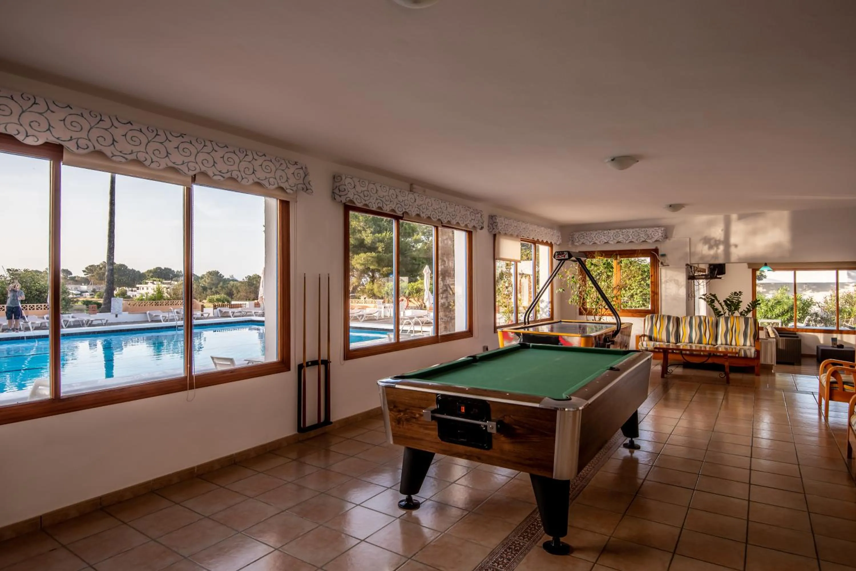 Billiard in Bungalows Es Pins - Emar Hotels