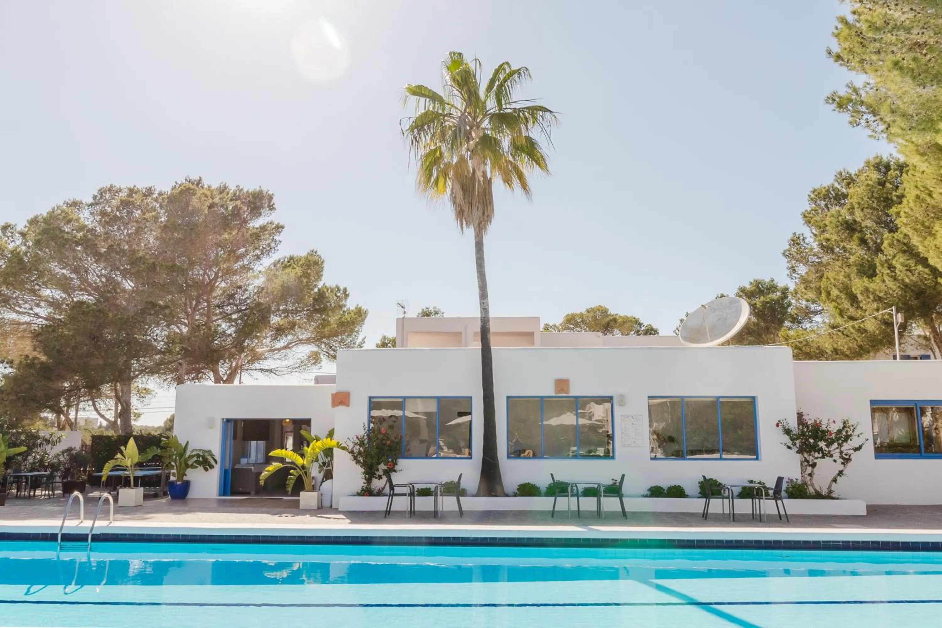 Swimming pool in Bungalows Es Pins - Emar Hotels