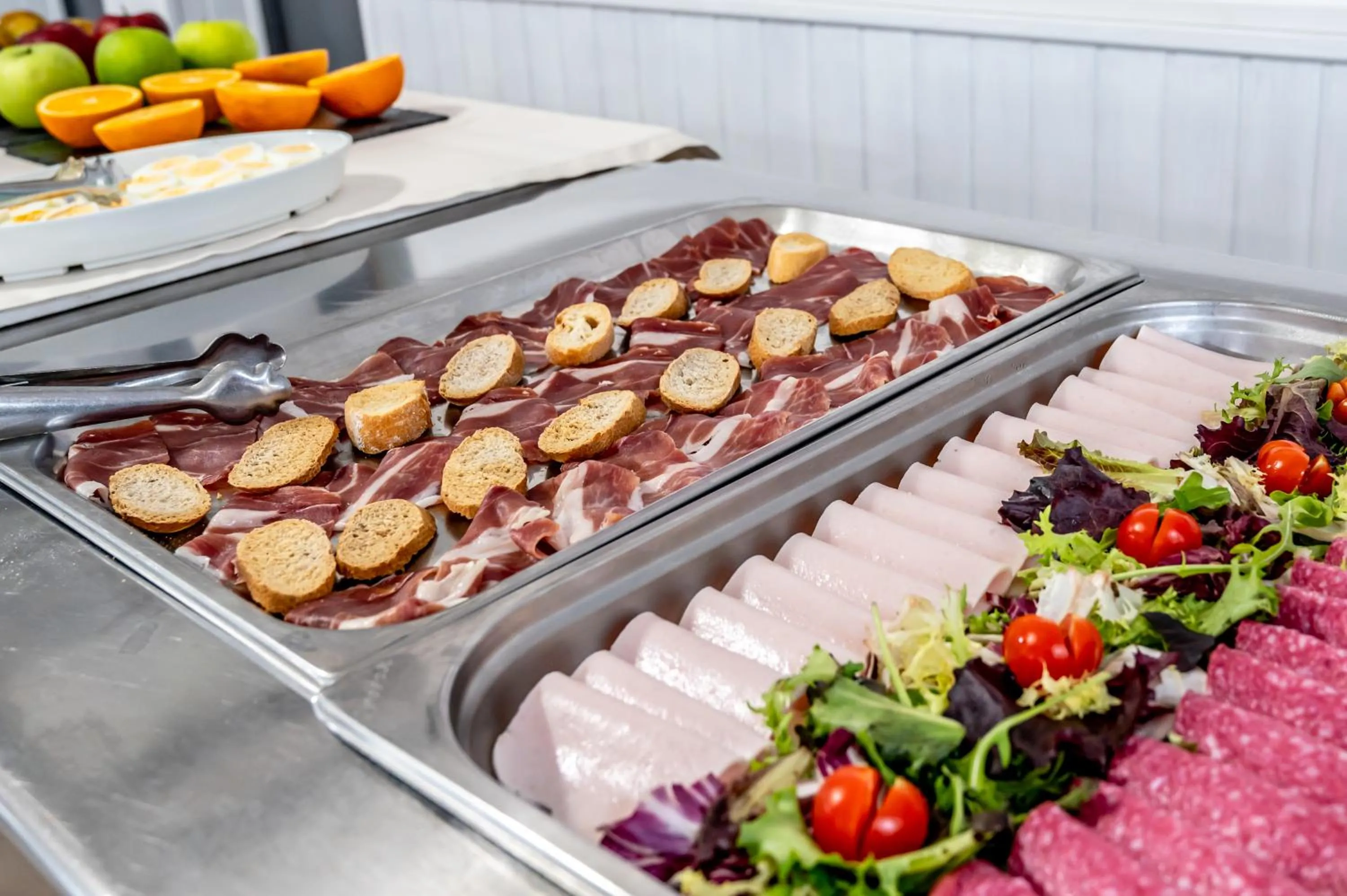 Food in Bungalows Es Pins - Emar Hotels