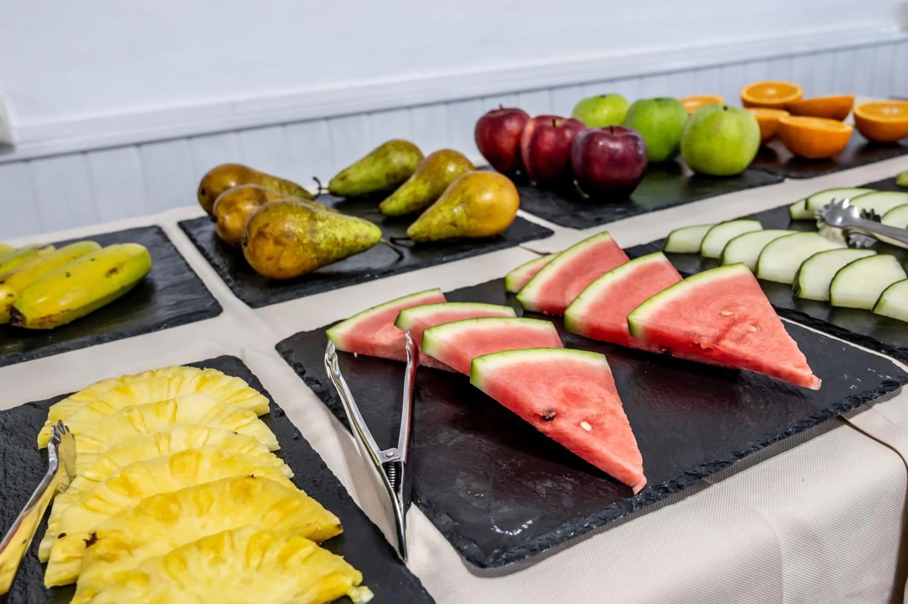 Food in Bungalows Es Pins - Emar Hotels