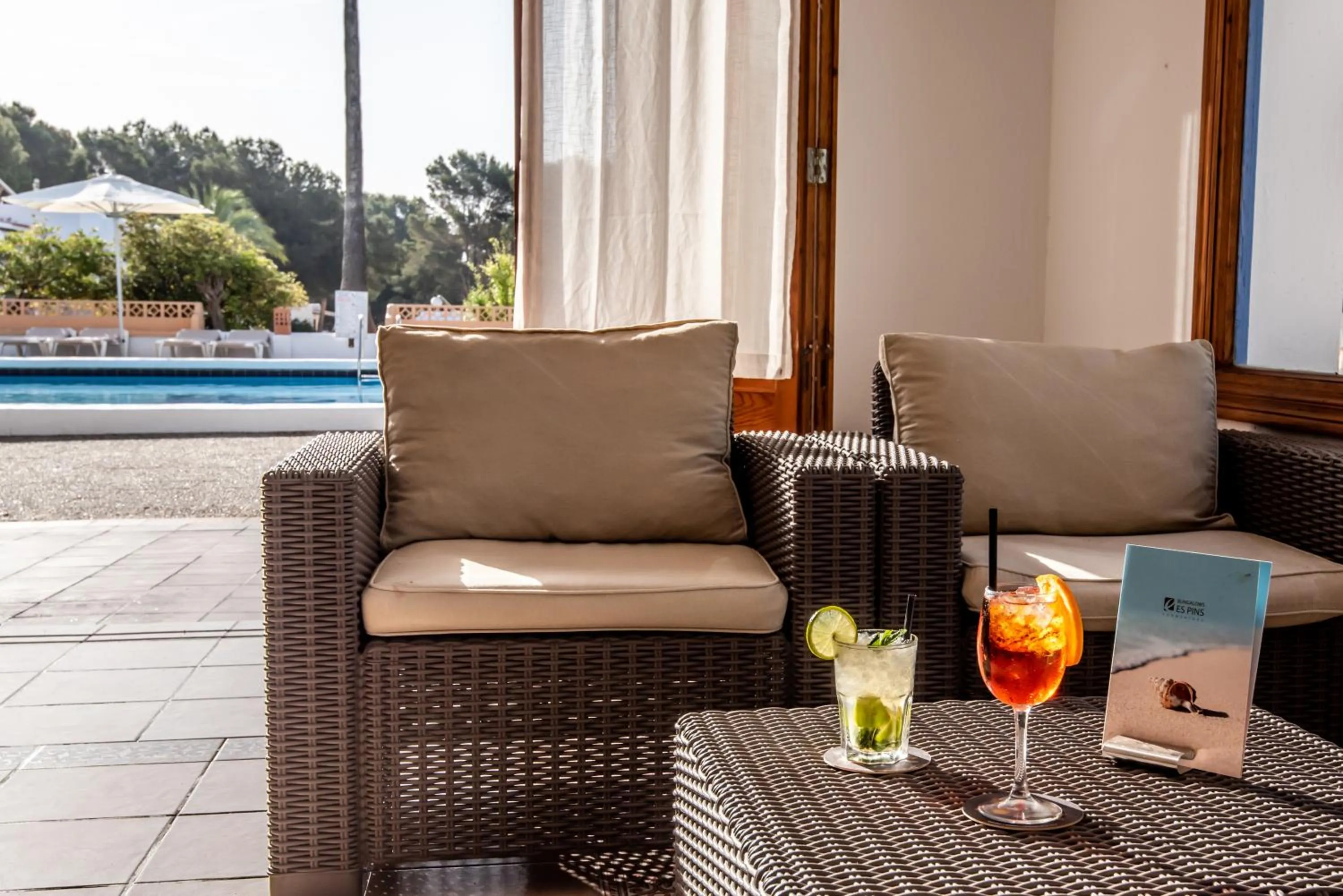 Living room in Bungalows Es Pins - Emar Hotels