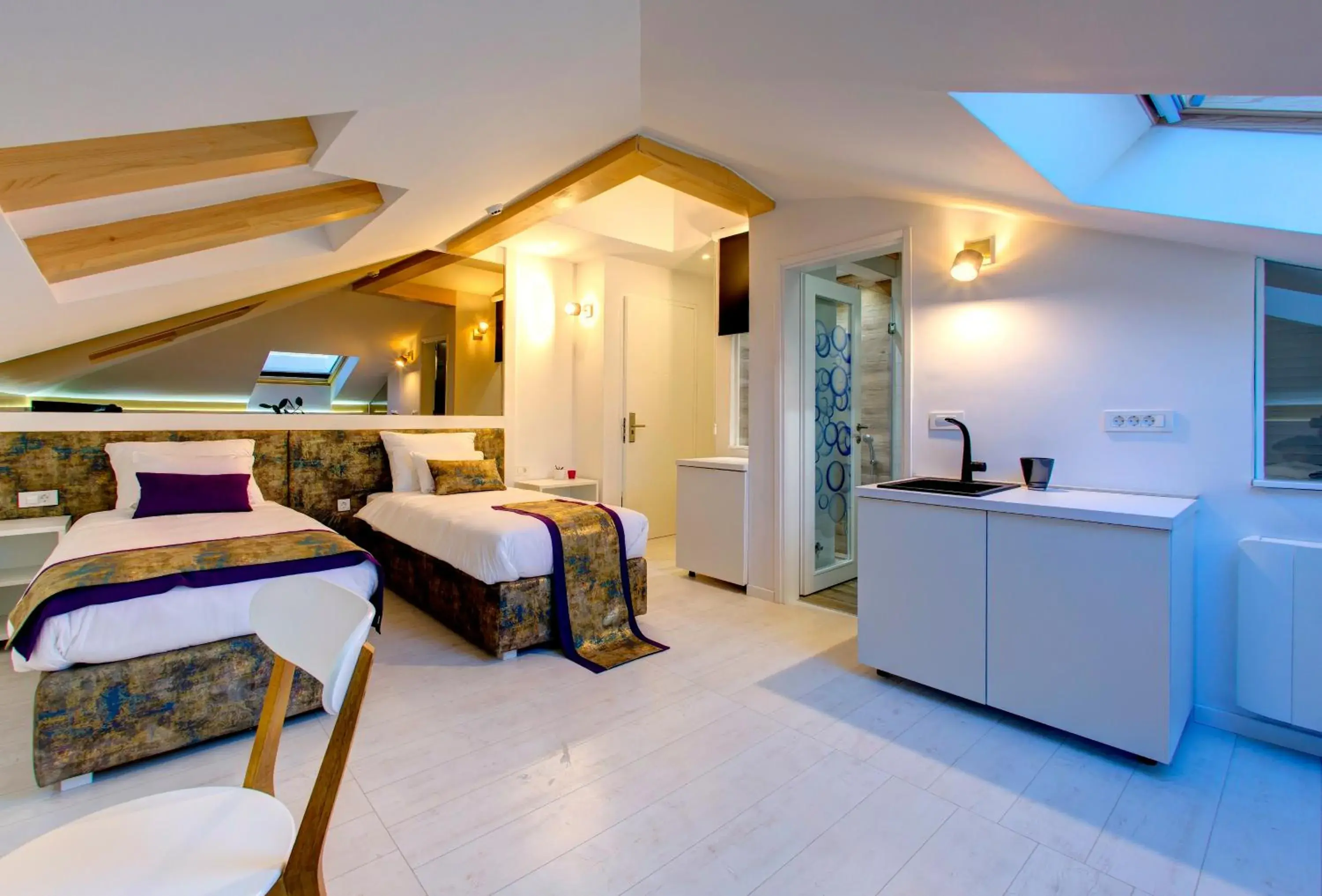 Superior Double or Twin Room - single occupancy in Diamond Rain Boutique Hotel Superior Double or Twin Room - single occupancy in Diamond Rain Boutique Hotel