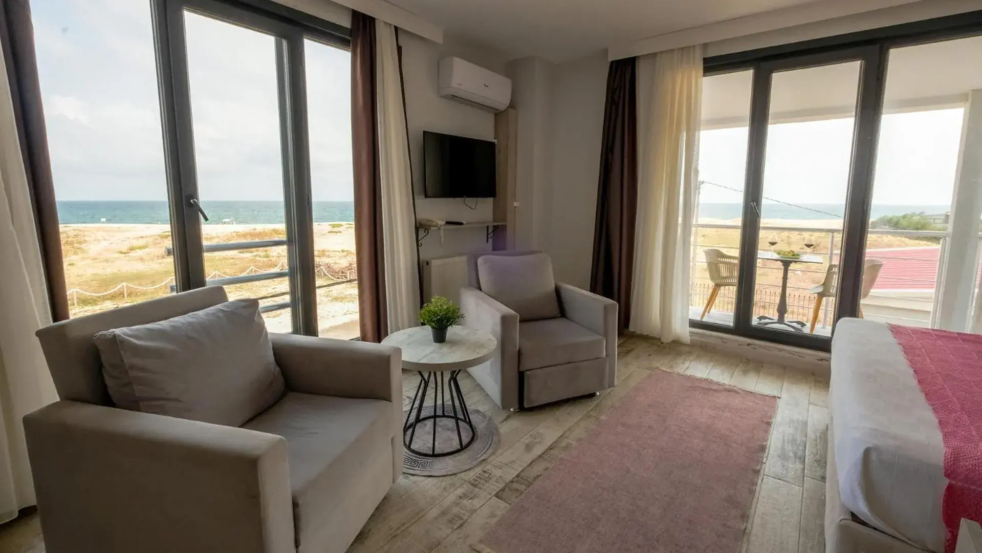 Photo of the whole room, Bed in Yalıköy Deniz Otel Istanbul Photo of the whole room, Bed in Yalıköy Deniz Otel Istanbul