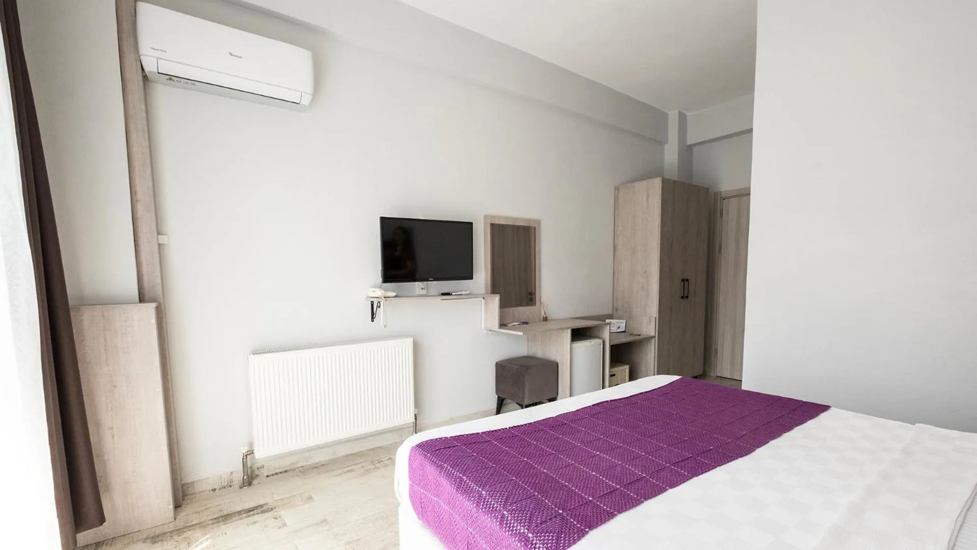 Photo of the whole room, Bed in Yalıköy Deniz Otel Istanbul