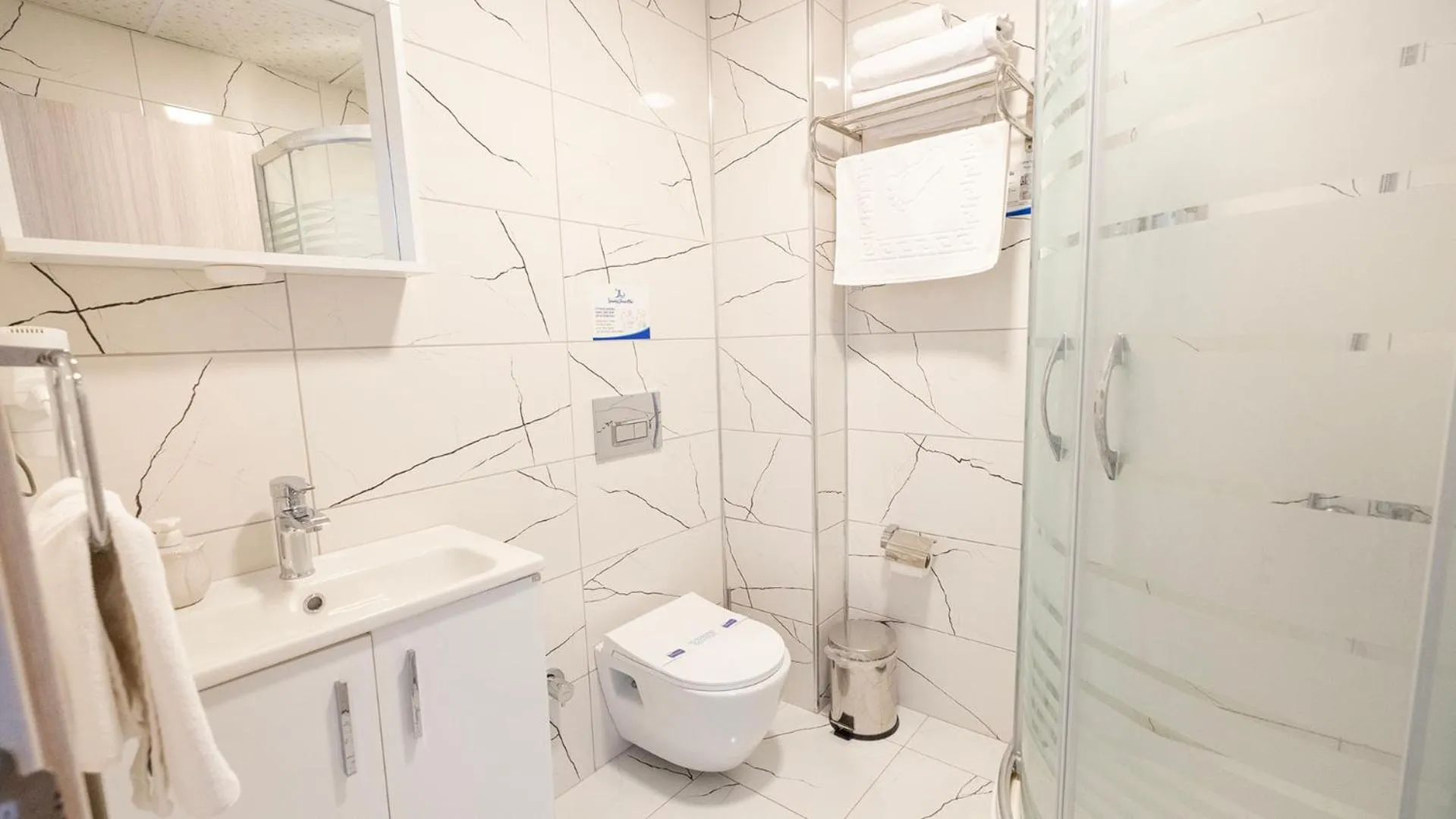 Toilet in Yalıköy Deniz Otel Istanbul