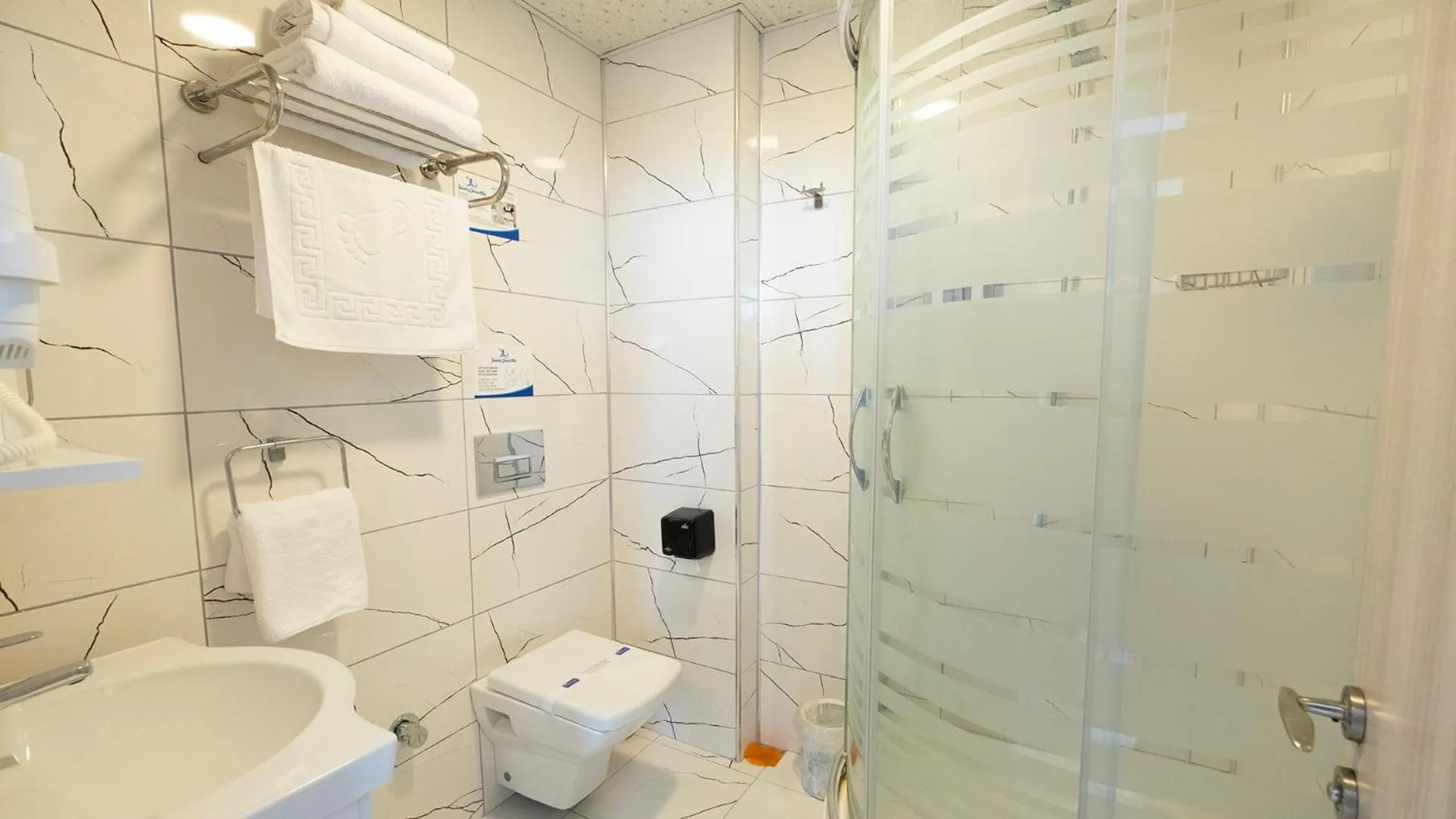 Toilet in Yalıköy Deniz Otel Istanbul