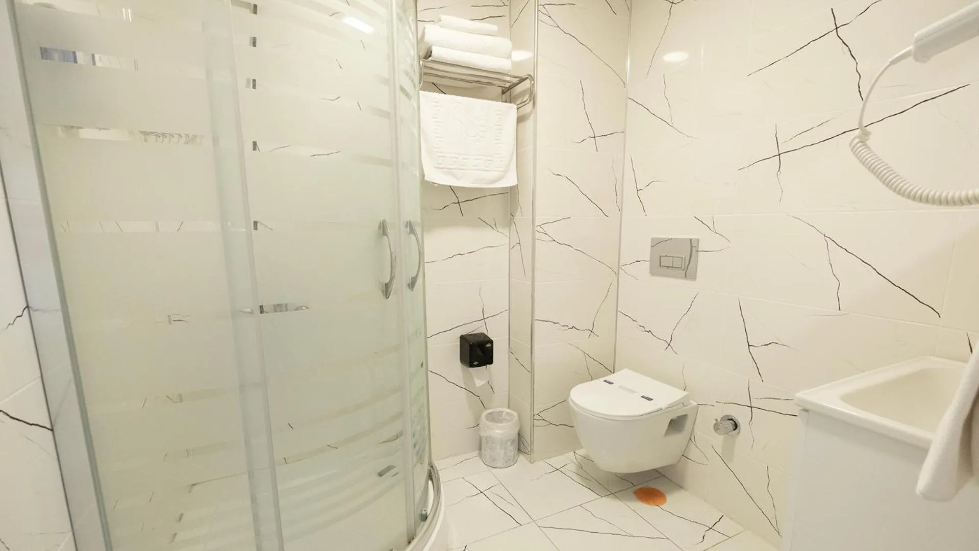 Bathroom in Yalıköy Deniz Otel Istanbul