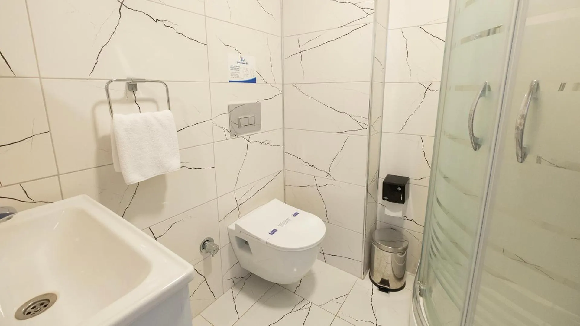 Bathroom in Yalıköy Deniz Otel Istanbul