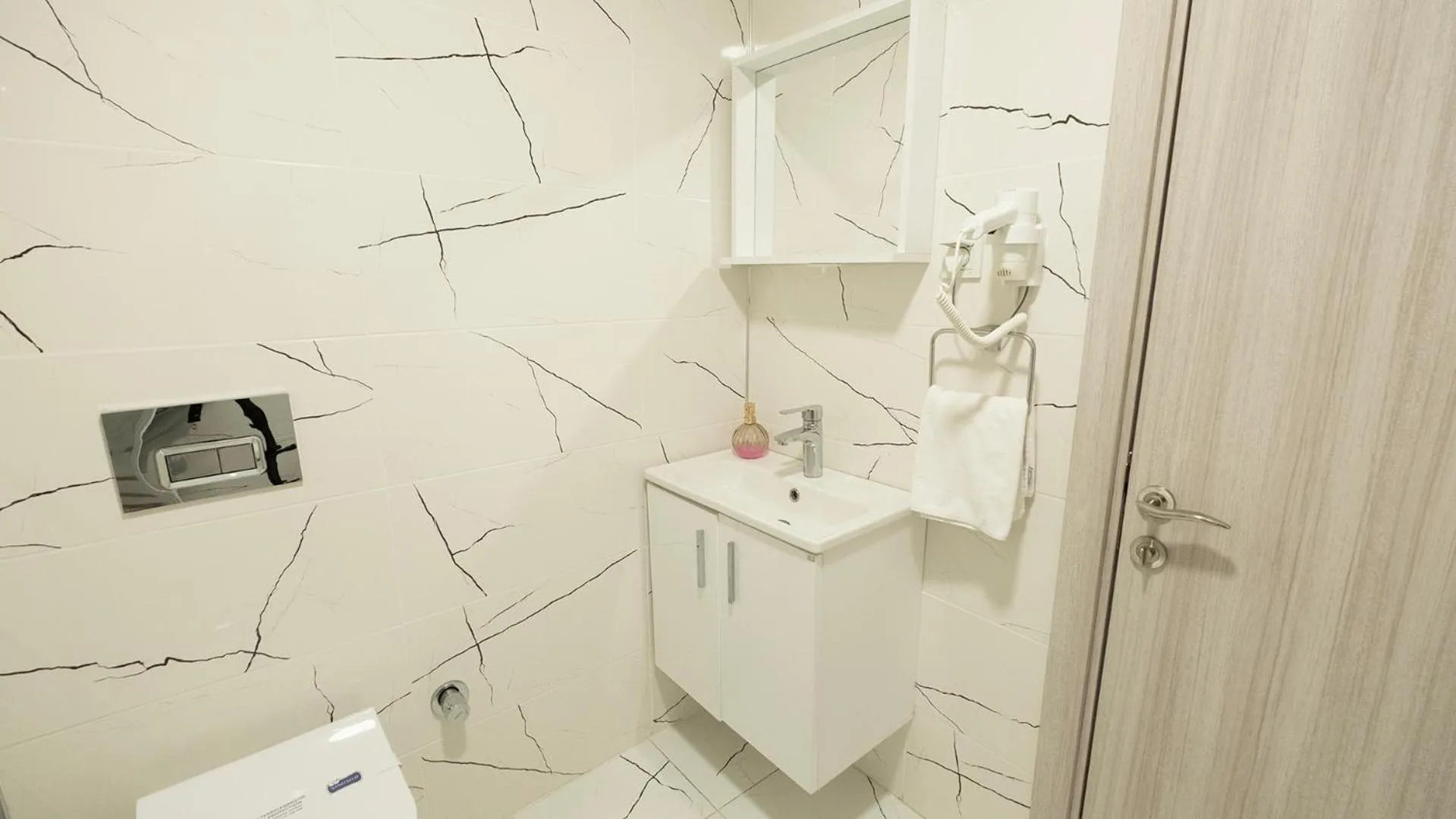 Toilet in Yalıköy Deniz Otel Istanbul