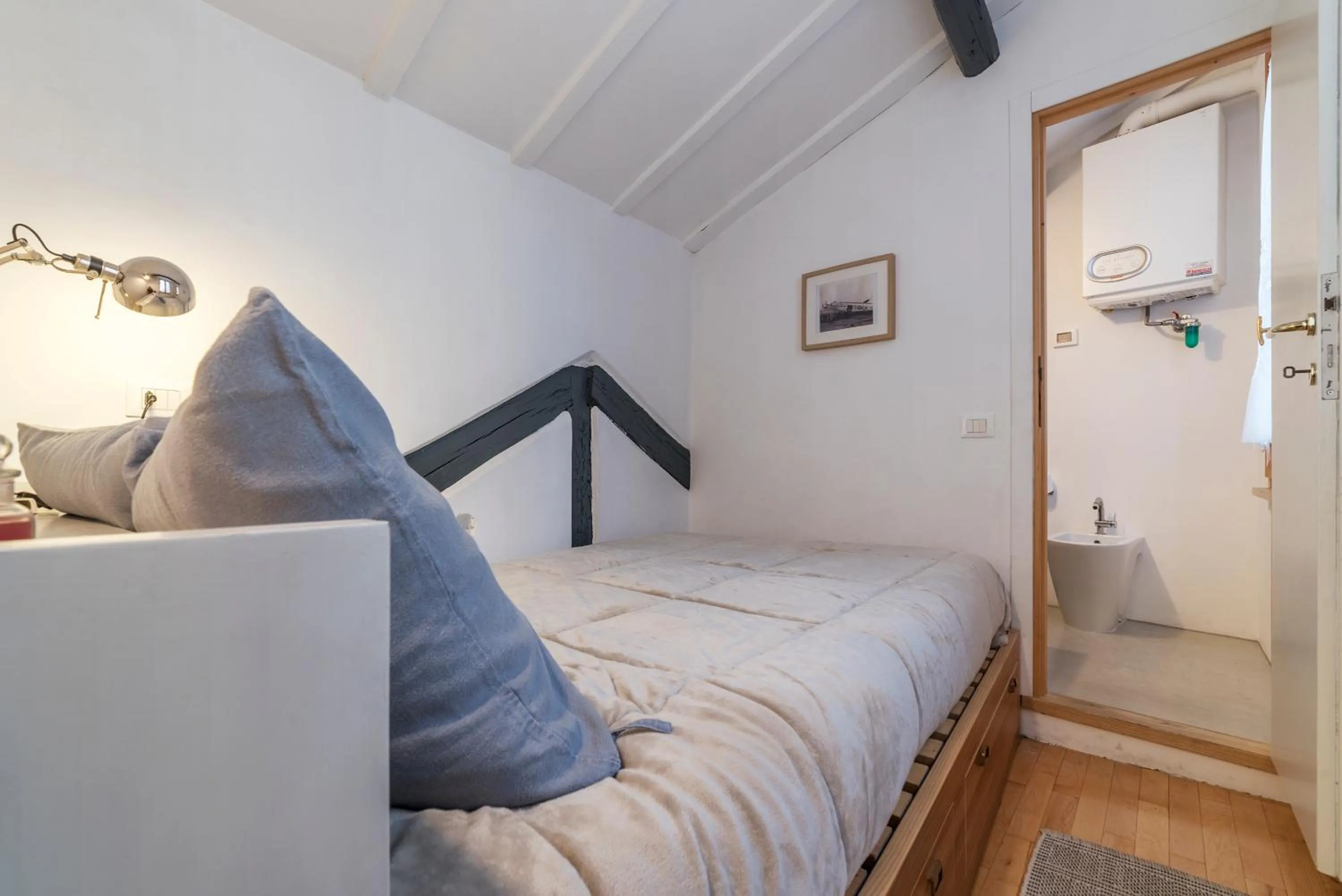 Bedroom, Bed in GuestHost - Charming Loft Navona