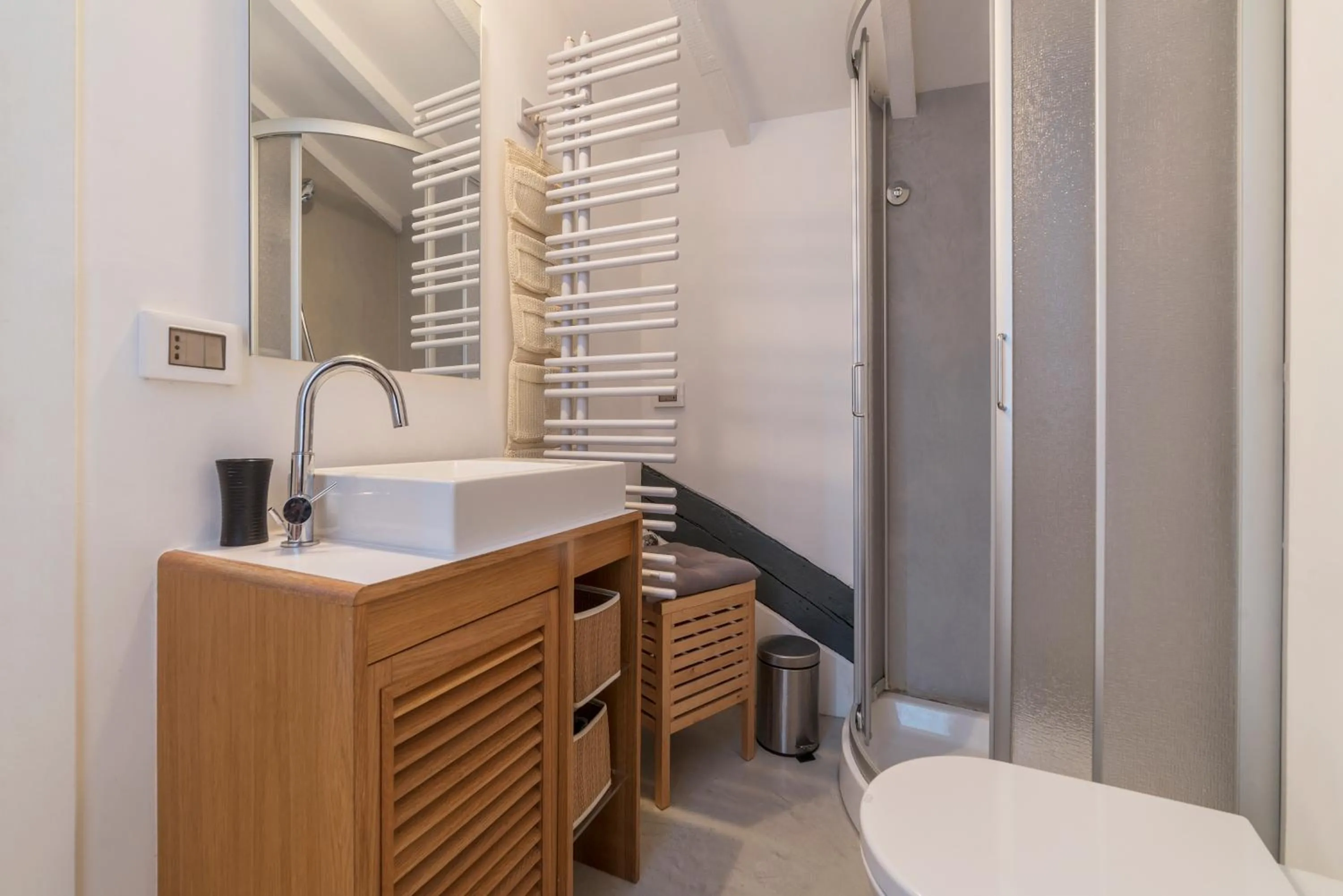 Bathroom in GuestHost - Charming Loft Navona