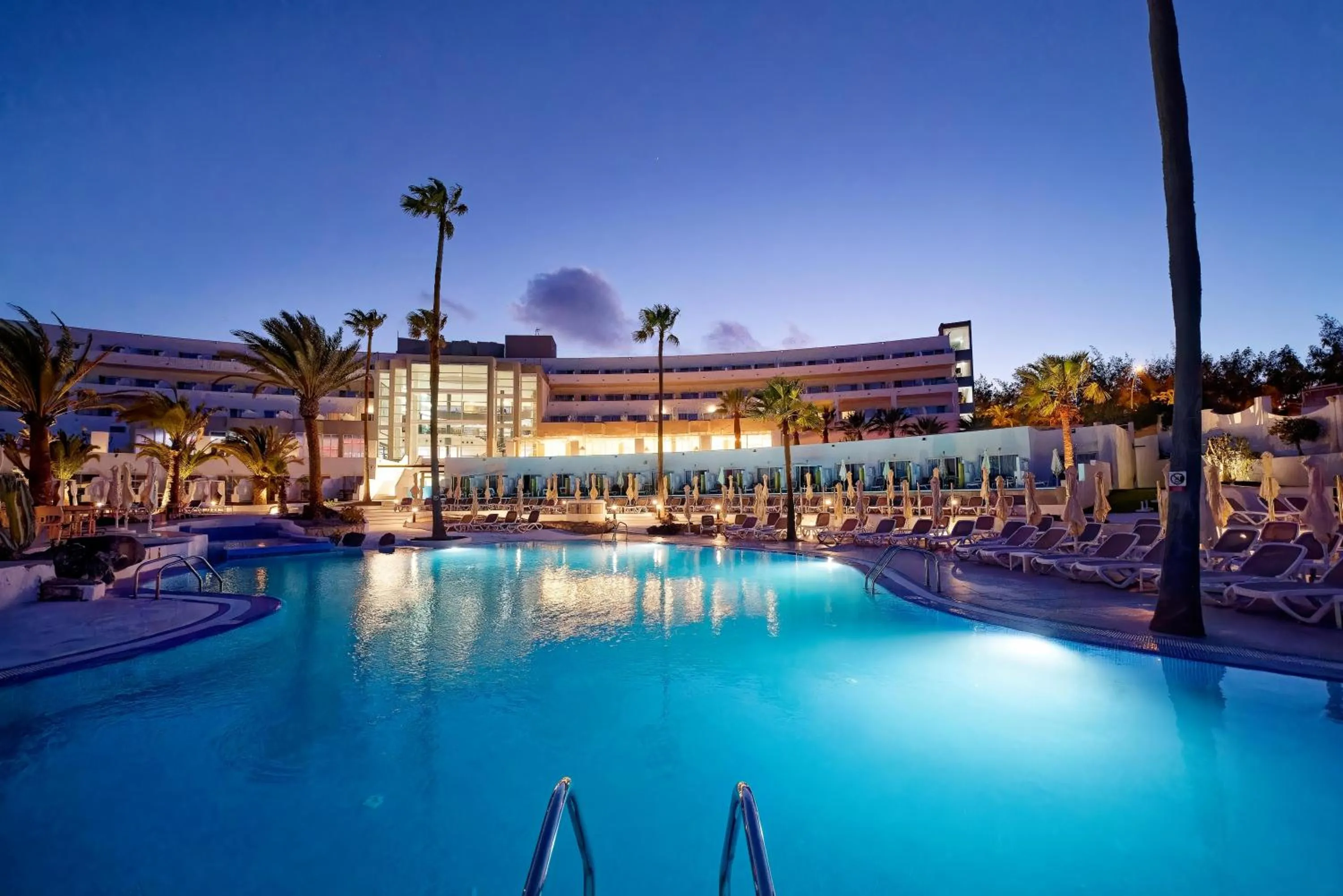 Swimming pool in Labranda Golden Beach