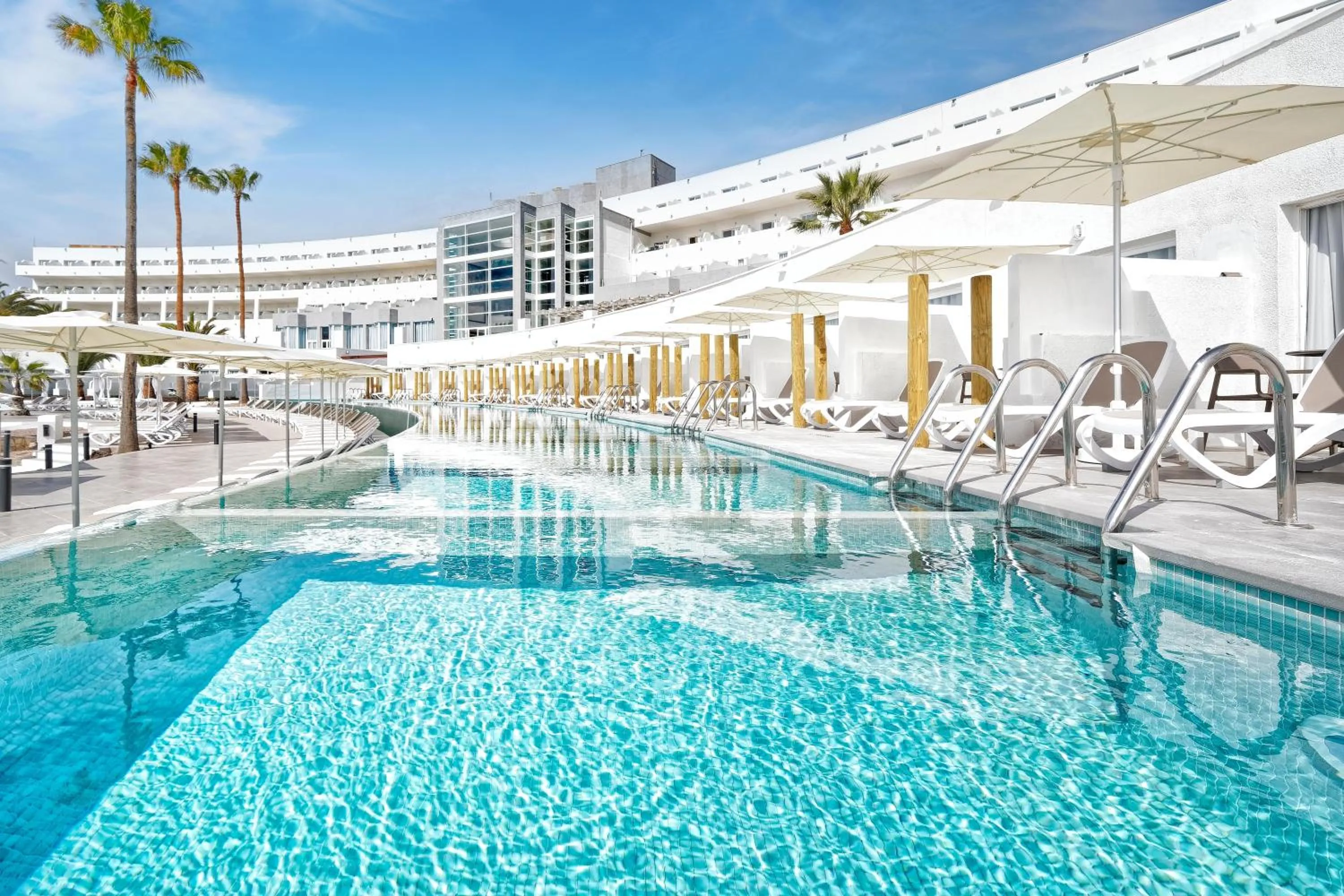 Swimming pool in Labranda Golden Beach