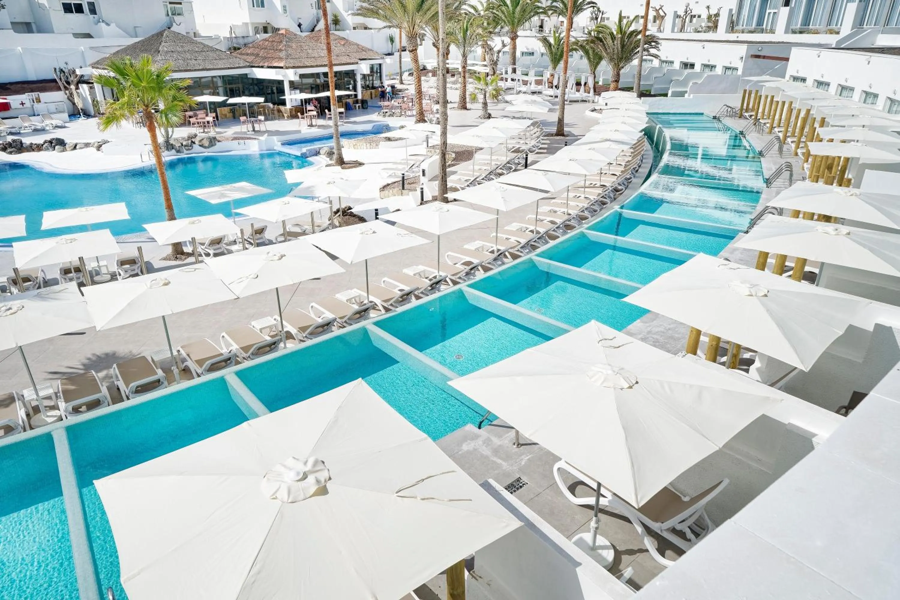 Swimming pool in Labranda Golden Beach