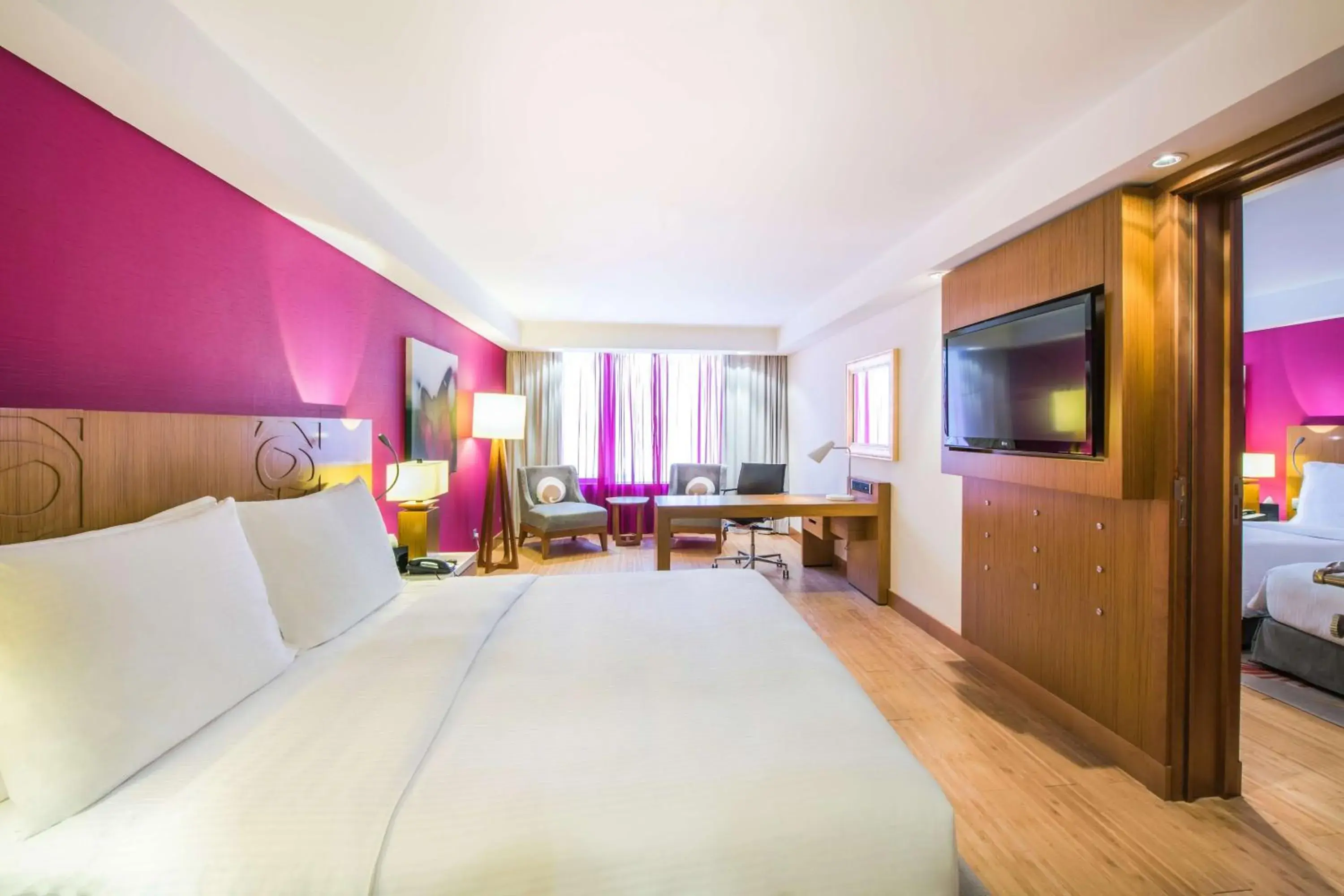 Photo of the whole room, Bed in Radisson Blu Hotel, Kuwait Photo of the whole room, Bed in Radisson Blu Hotel, Kuwait