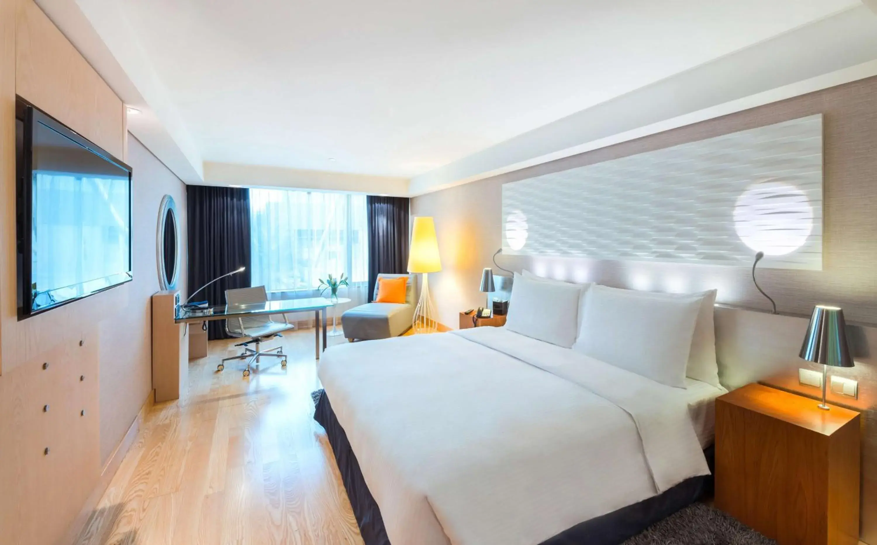 Photo of the whole room, Bed in Radisson Blu Hotel, Kuwait Photo of the whole room, Bed in Radisson Blu Hotel, Kuwait