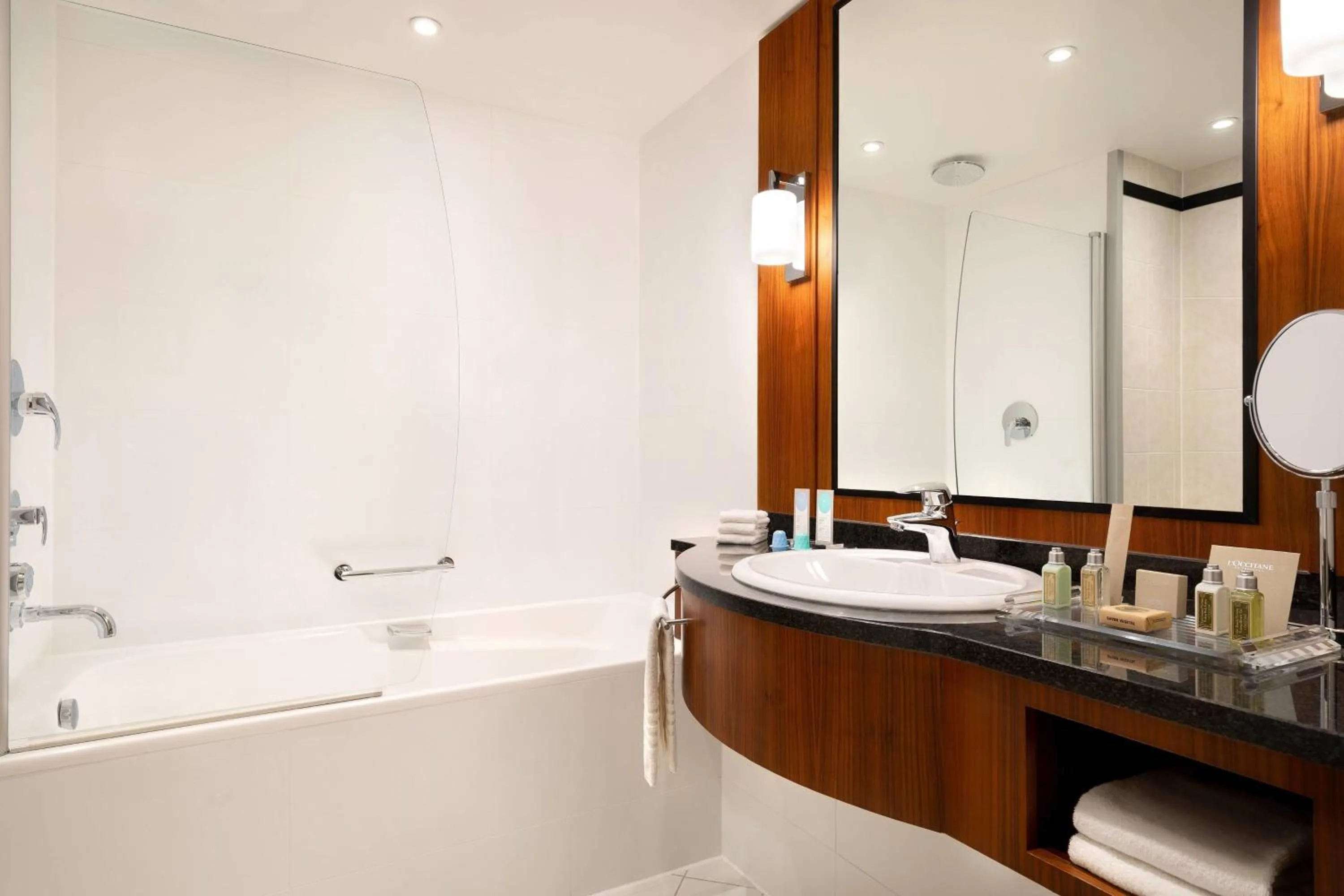 Bathroom in Riviera Marriott Hotel La Porte De Monaco