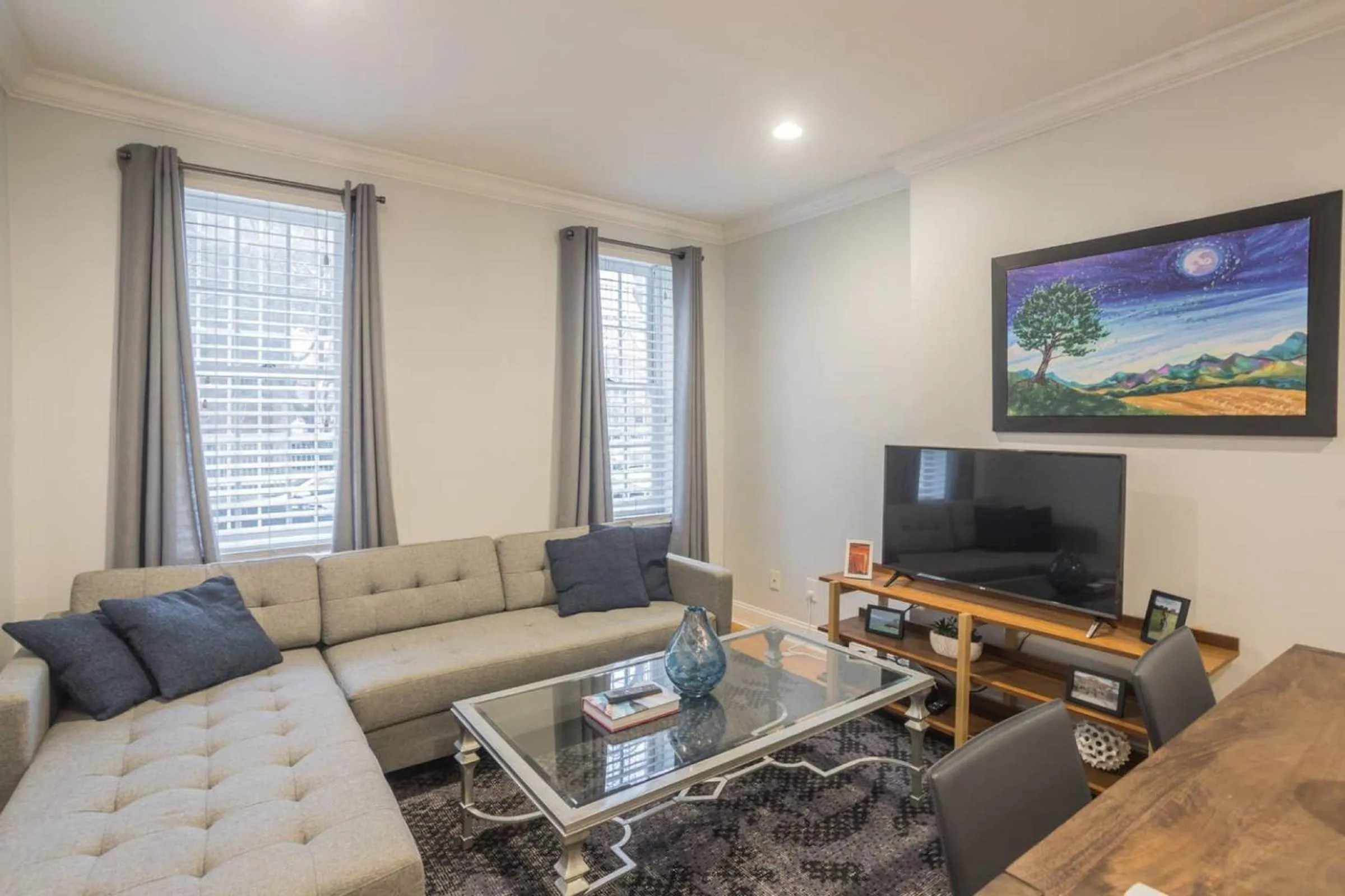 Beautiful 2 bedroom-Graduate Hospital-Back Patio