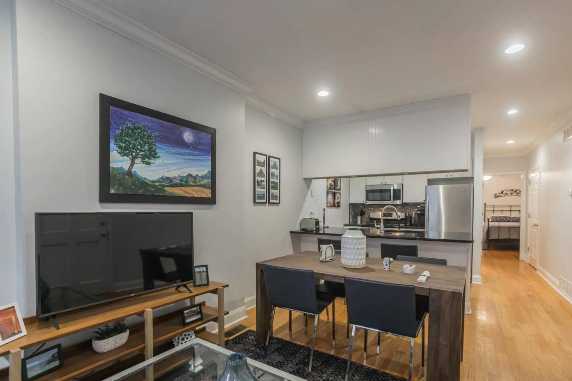 Beautiful 2 bedroom-Graduate Hospital-Back Patio