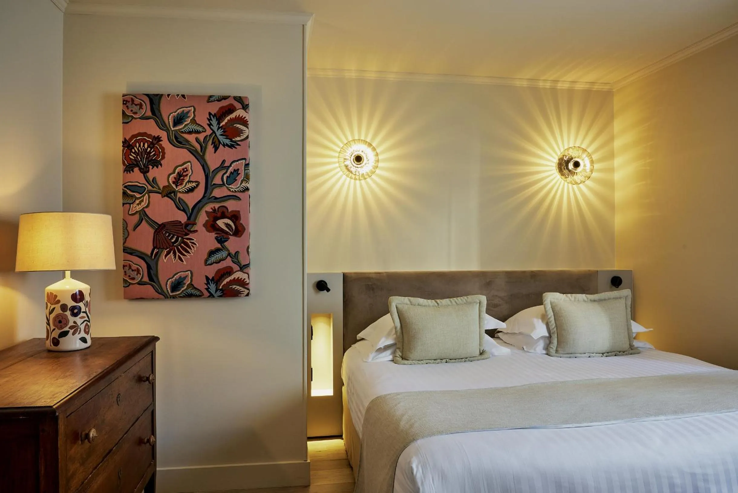 Bedroom, Bed in Villa d'Estelle