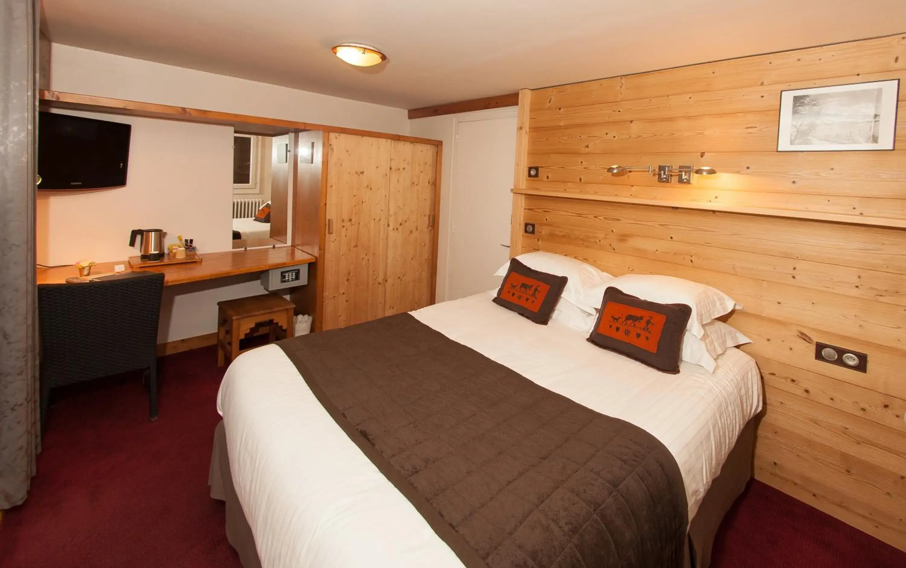 Deluxe Double Room with Bath in Joy Villard de Lans Deluxe Double Room with Bath in Joy Villard de Lans