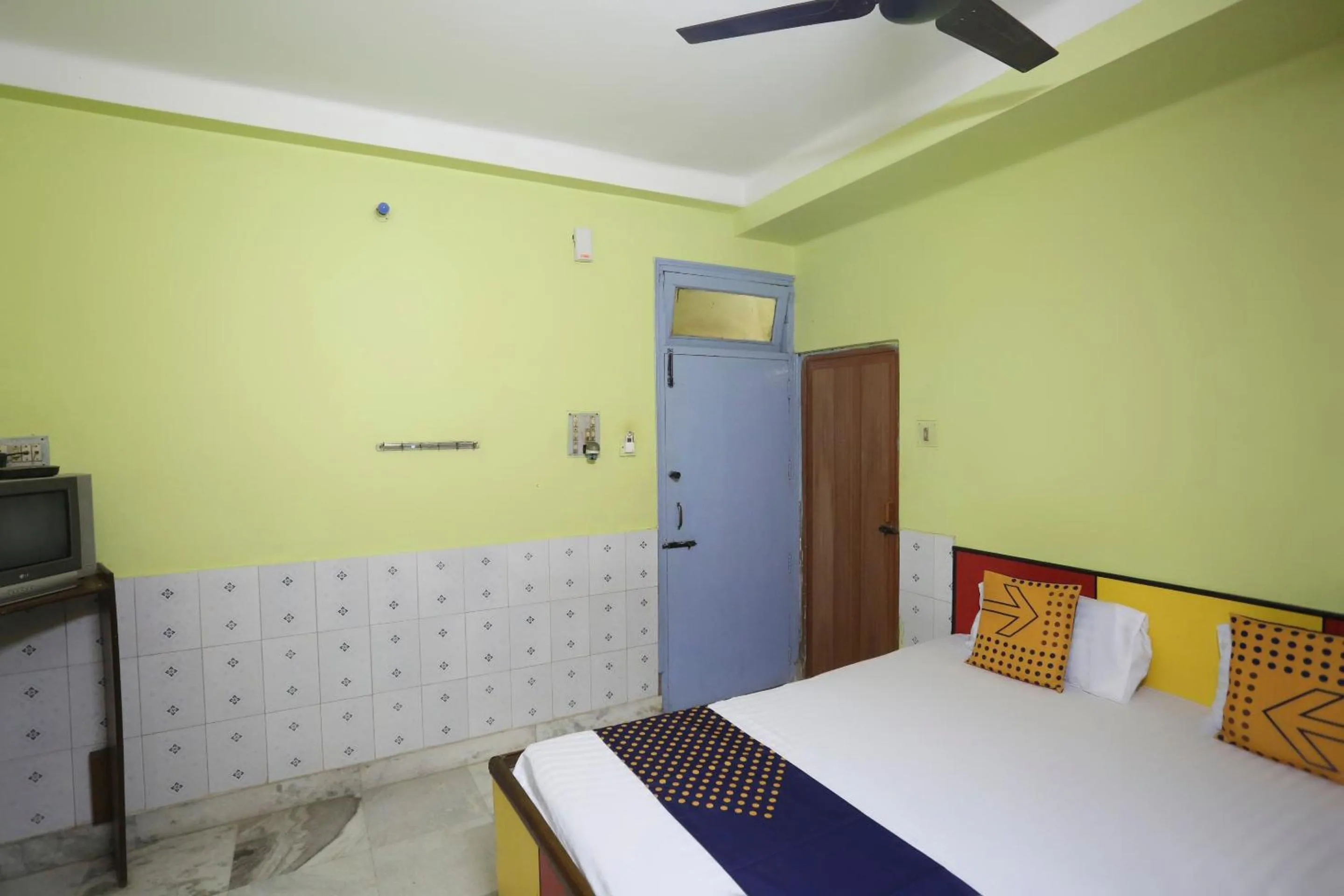 Bedroom, Bed in Hotel O Bideshini Hotel