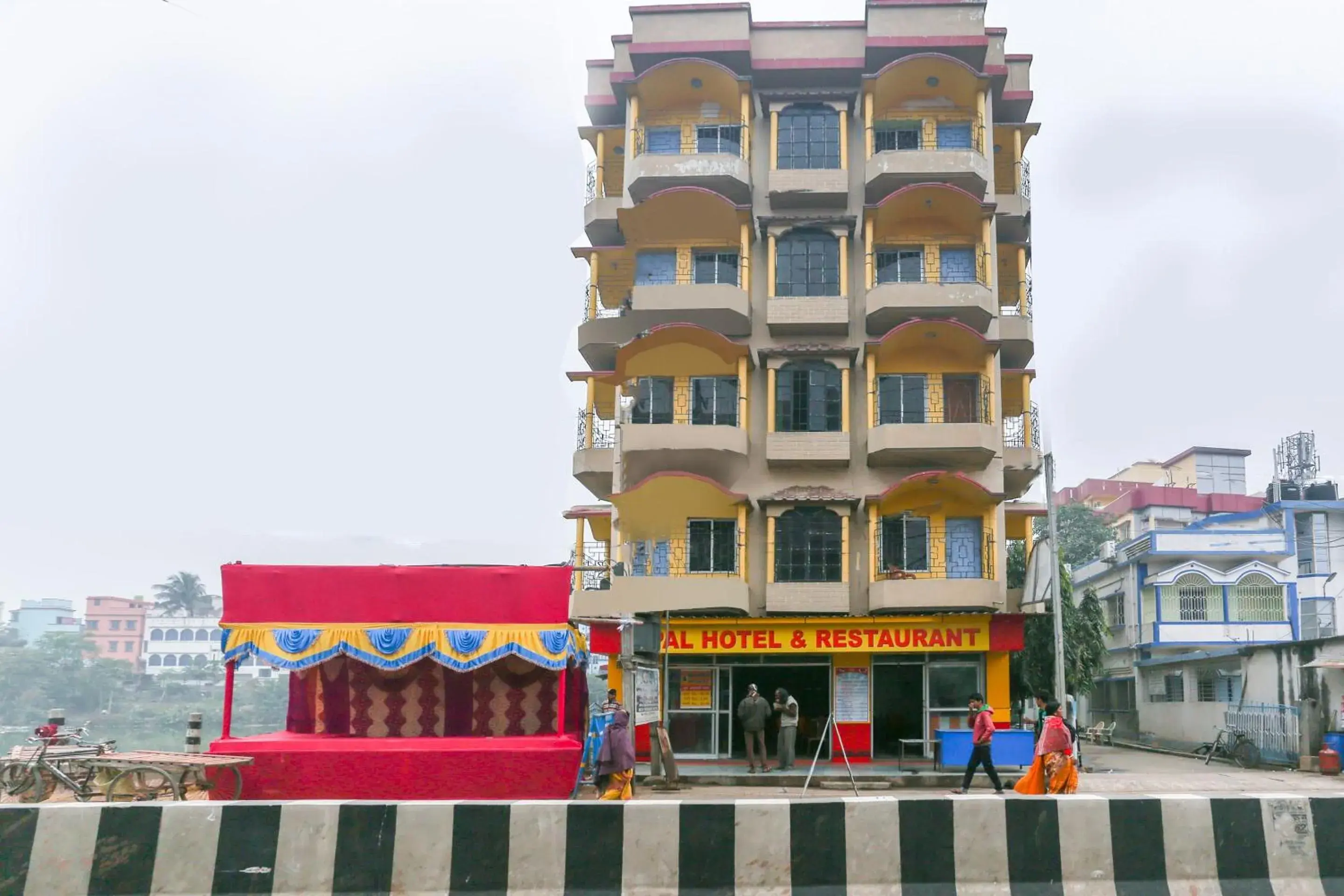 Facade/entrance in Hotel O Bideshini Hotel Facade/entrance in Hotel O Bideshini Hotel