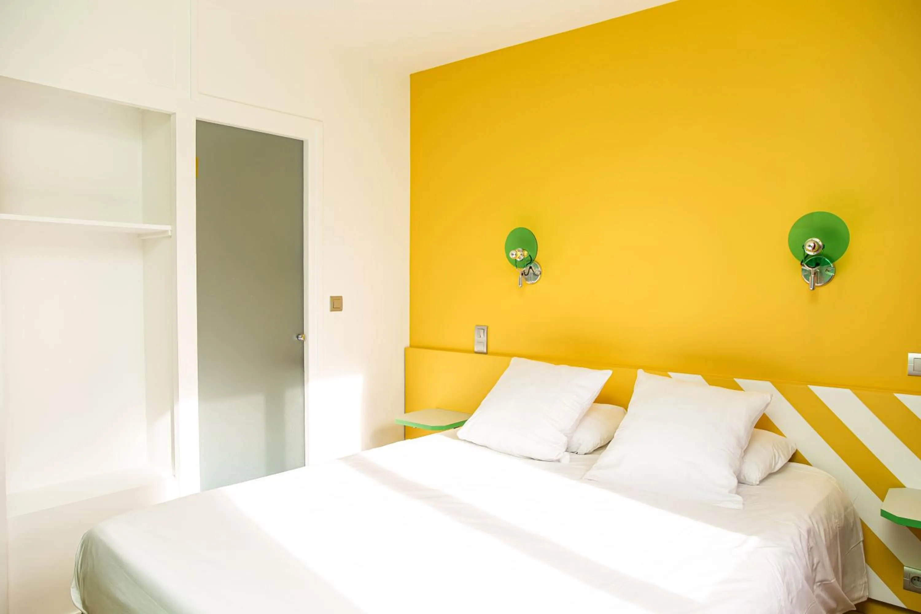 Bedroom, Bed in OLDEGAR Hôtel