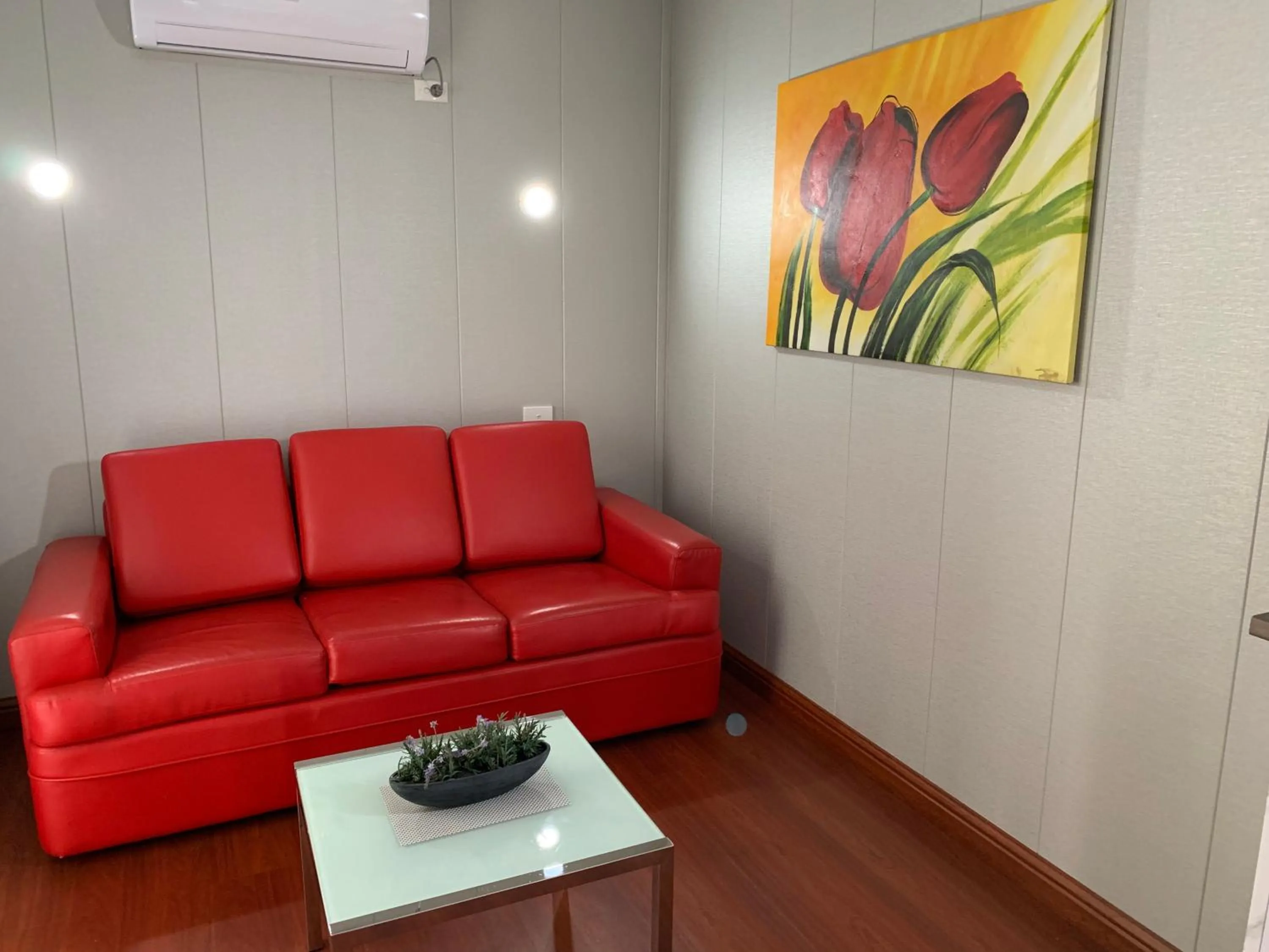 Seating area in Albion Motel Finley