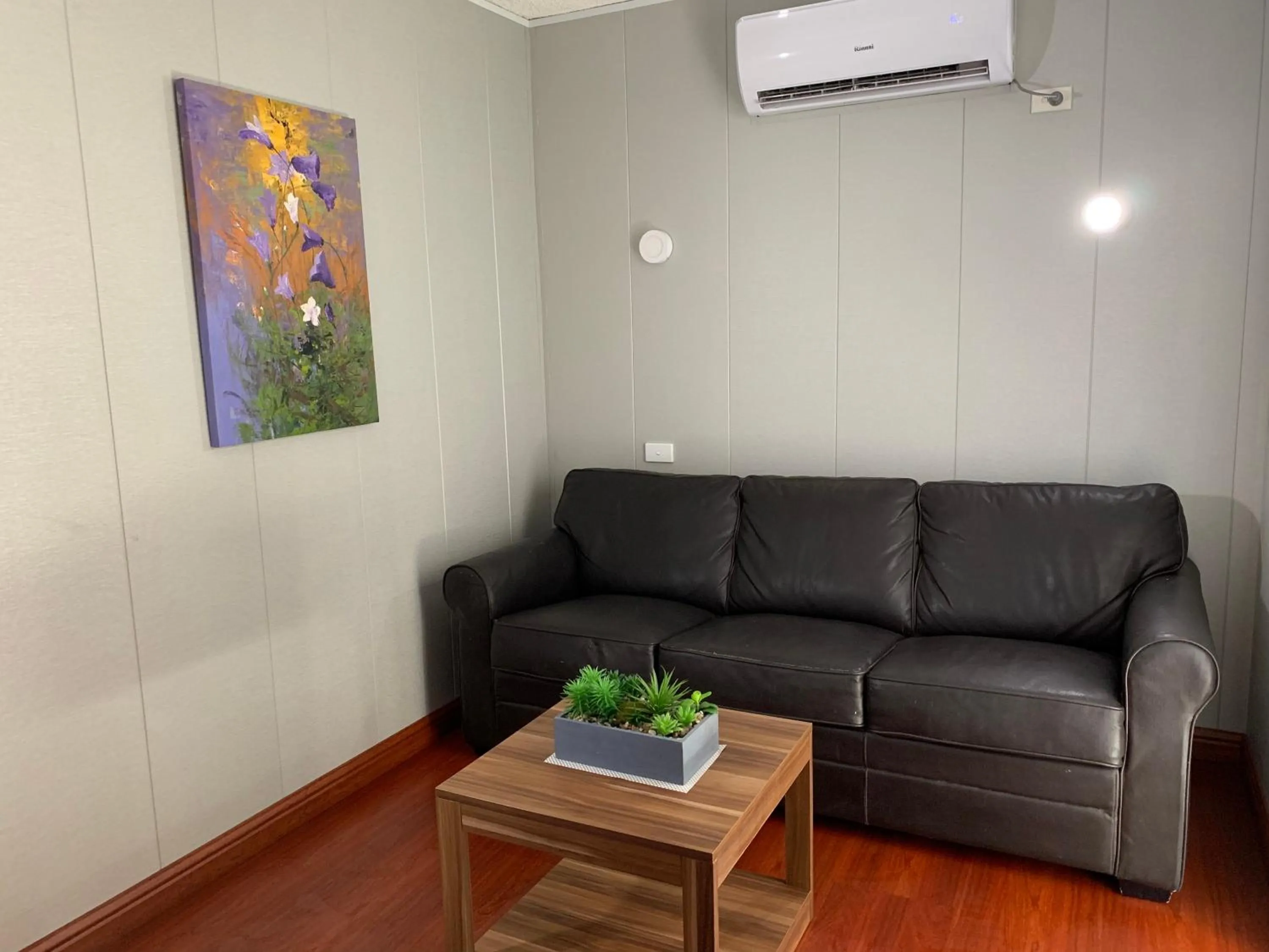 Seating area in Albion Motel Finley