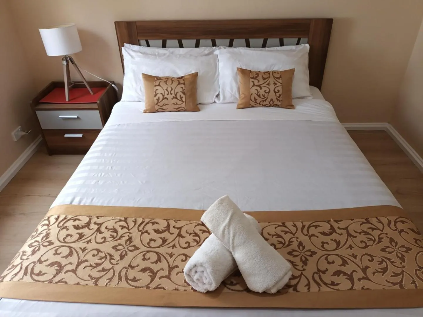 Bed in Albion Motel Finley